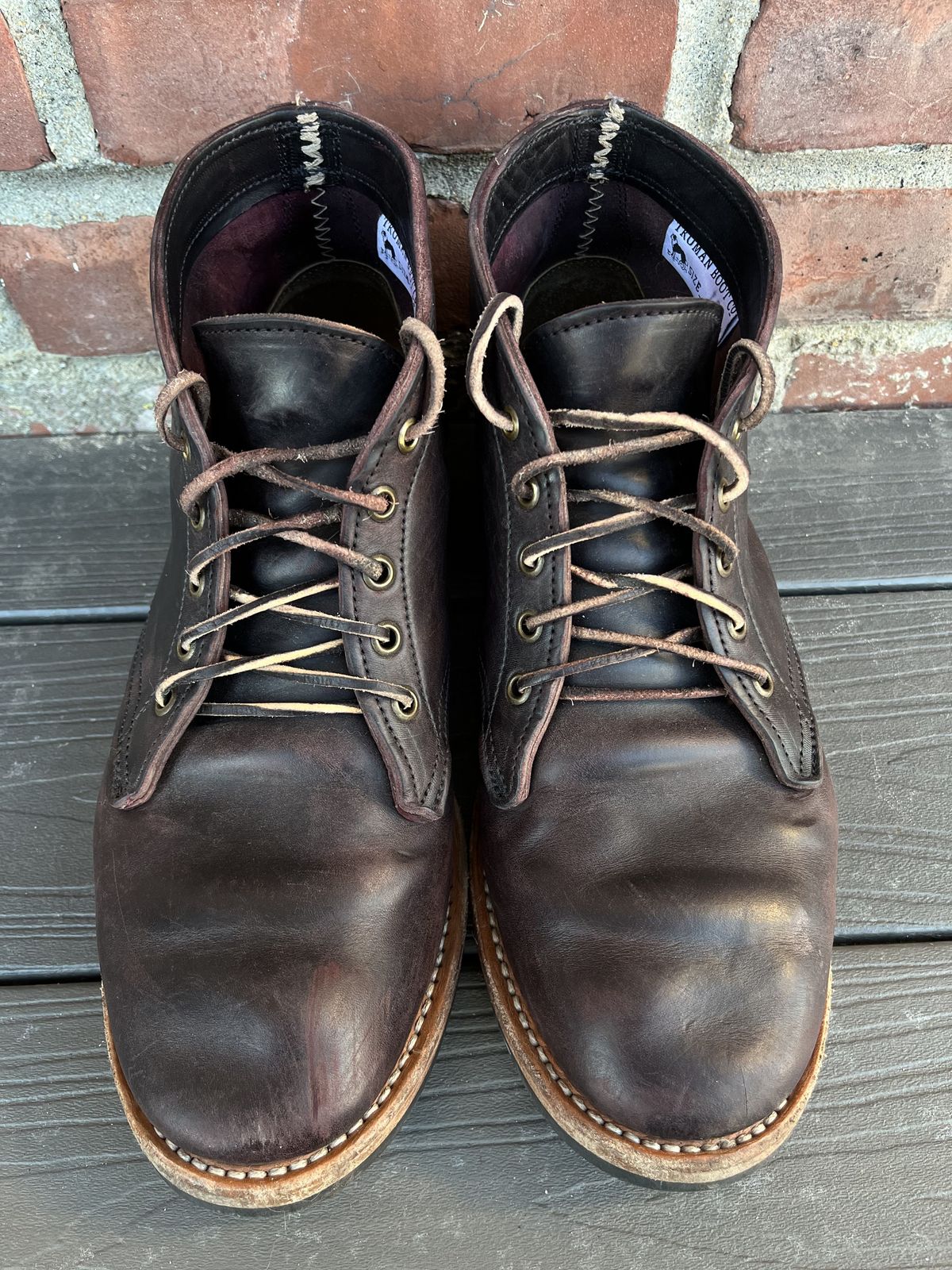 Photo by patinathunderdome on March 5, 2022 of the Truman Chukka in Guidi Aubergine Horse Rump.