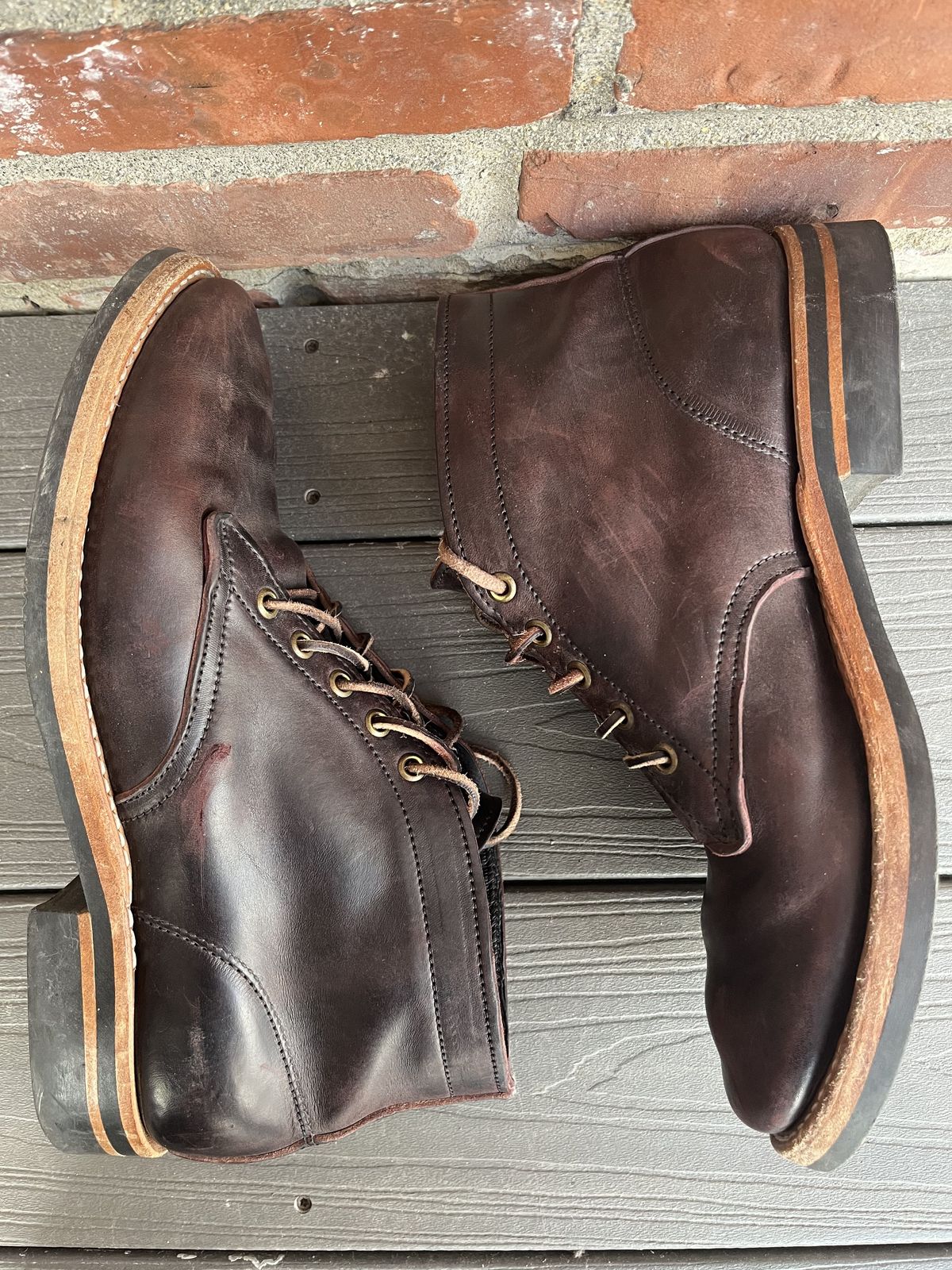 Photo by patinathunderdome on April 6, 2022 of the Truman Chukka in Guidi Aubergine Horse Rump.