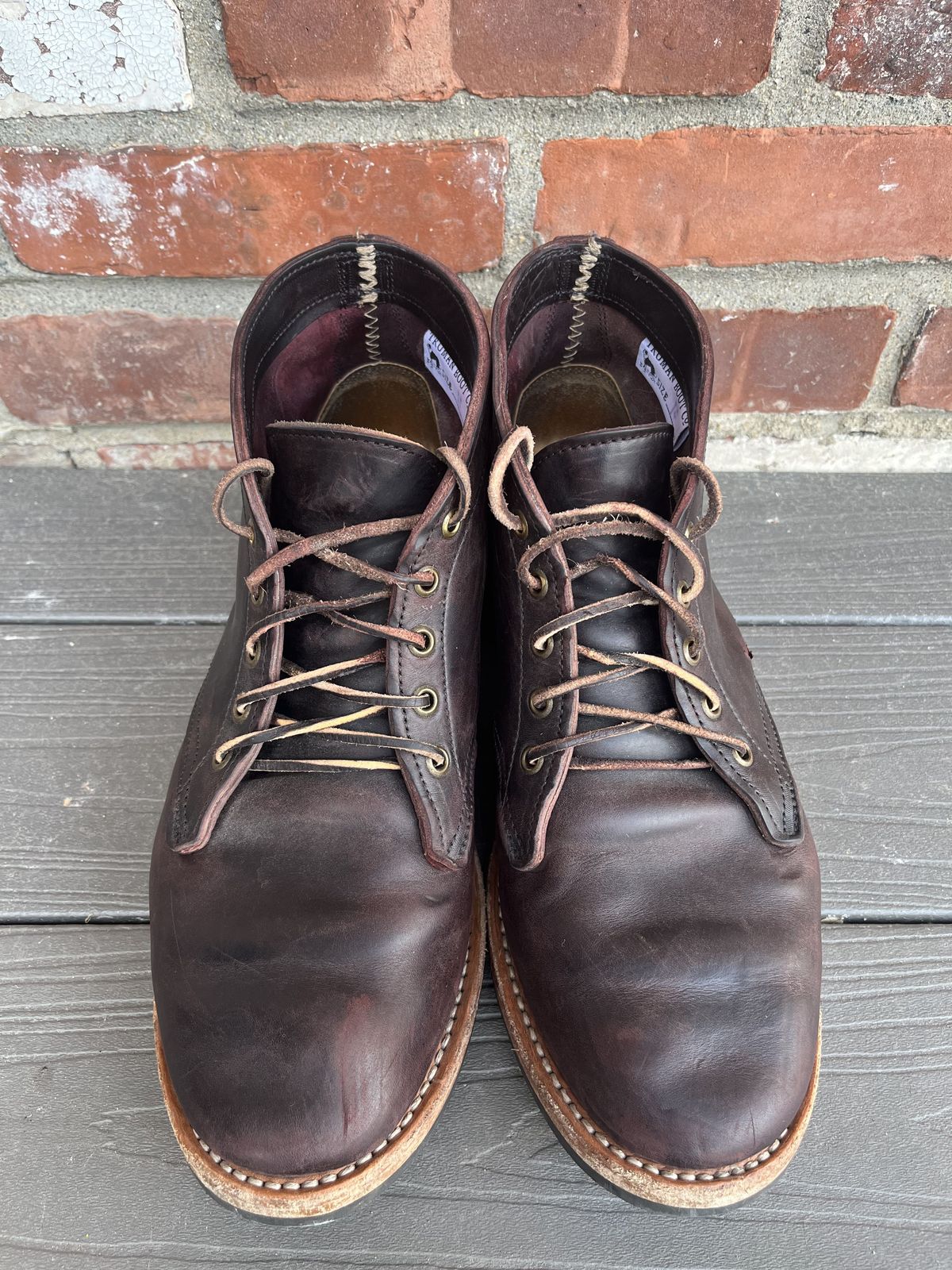 Photo by patinathunderdome on April 6, 2022 of the Truman Chukka in Guidi Aubergine Horse Rump.