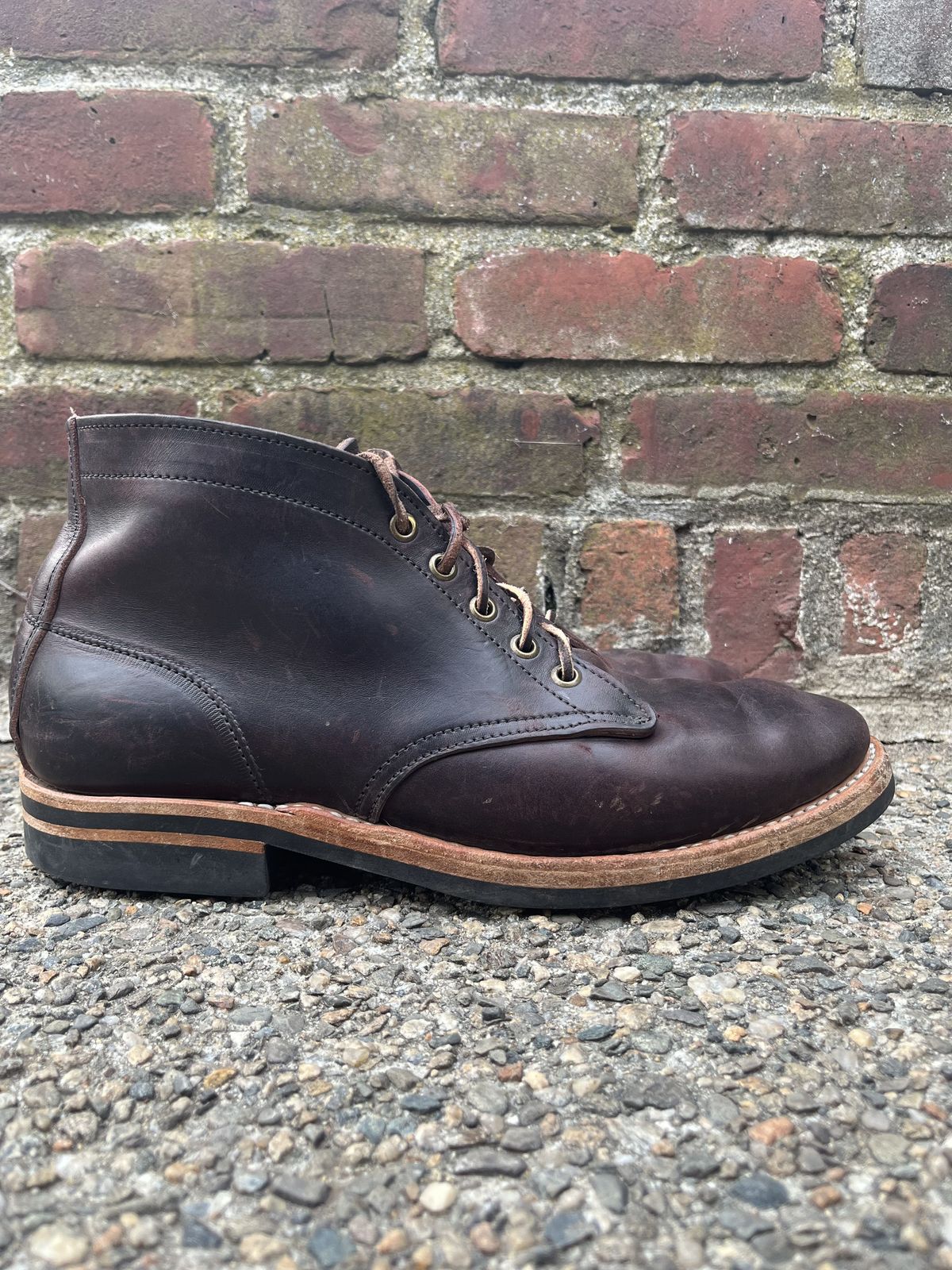 Photo by patinathunderdome on May 6, 2022 of the Truman Chukka in Guidi Aubergine Horse Rump.