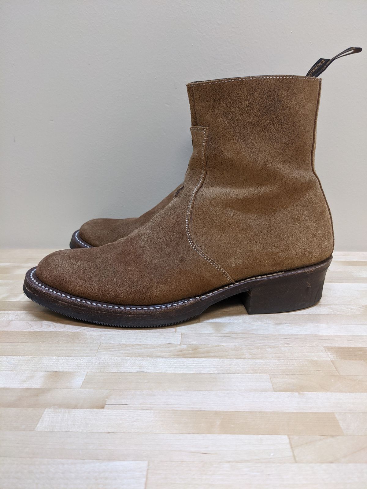 Photo by patinathunderdome on November 2, 2021 of the Rolling Dub Trio Gleaners Zip in Horween Natural Chromexcel Roughout.