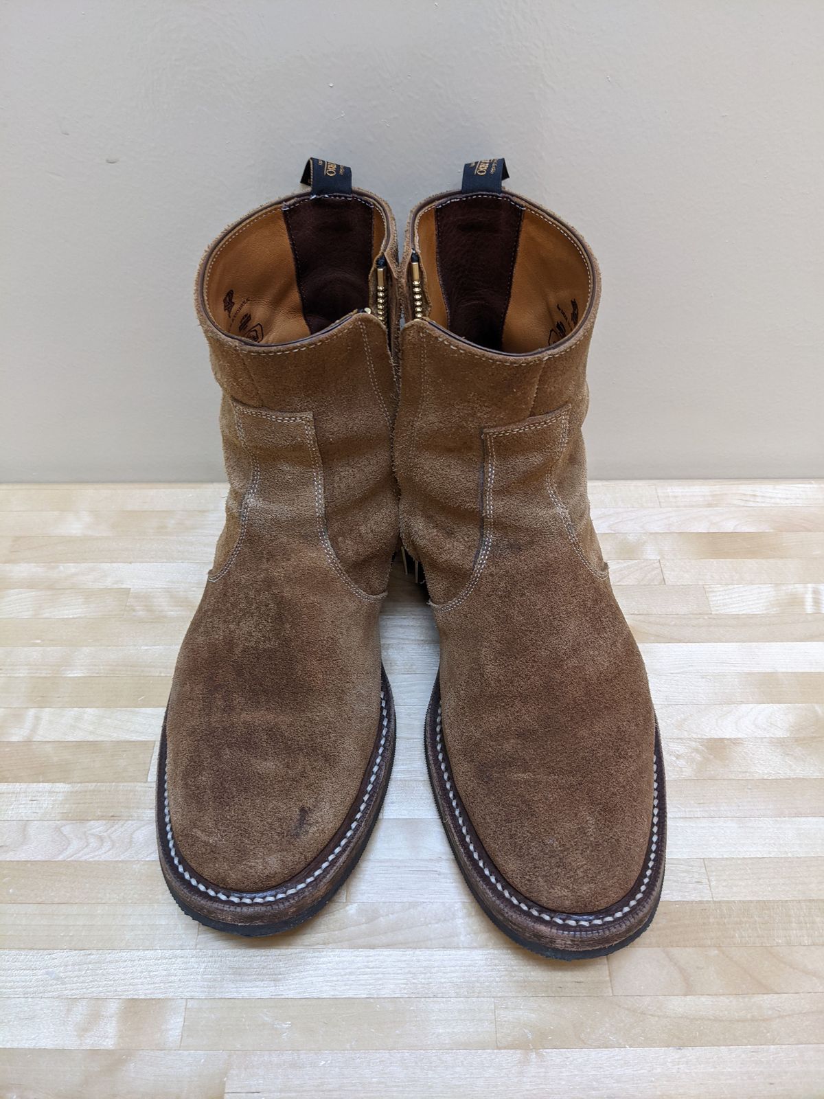 Photo by patinathunderdome on December 2, 2021 of the Rolling Dub Trio Gleaners Zip in Horween Natural Chromexcel Roughout.