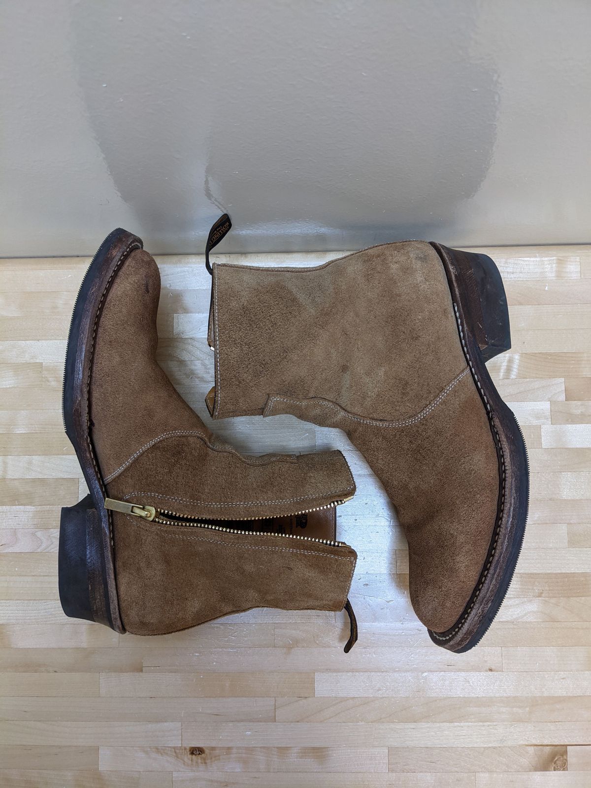Photo by patinathunderdome on December 2, 2021 of the Rolling Dub Trio Gleaners Zip in Horween Natural Chromexcel Roughout.