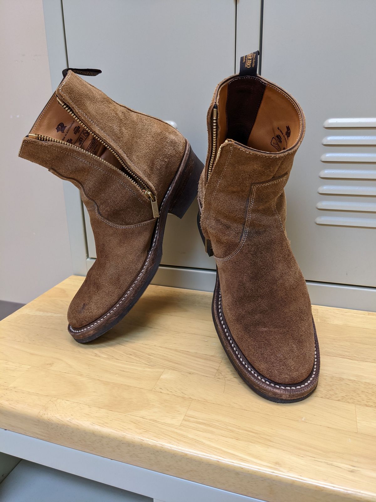 Photo by patinathunderdome on December 2, 2021 of the Rolling Dub Trio Gleaners Zip in Horween Natural Chromexcel Roughout.