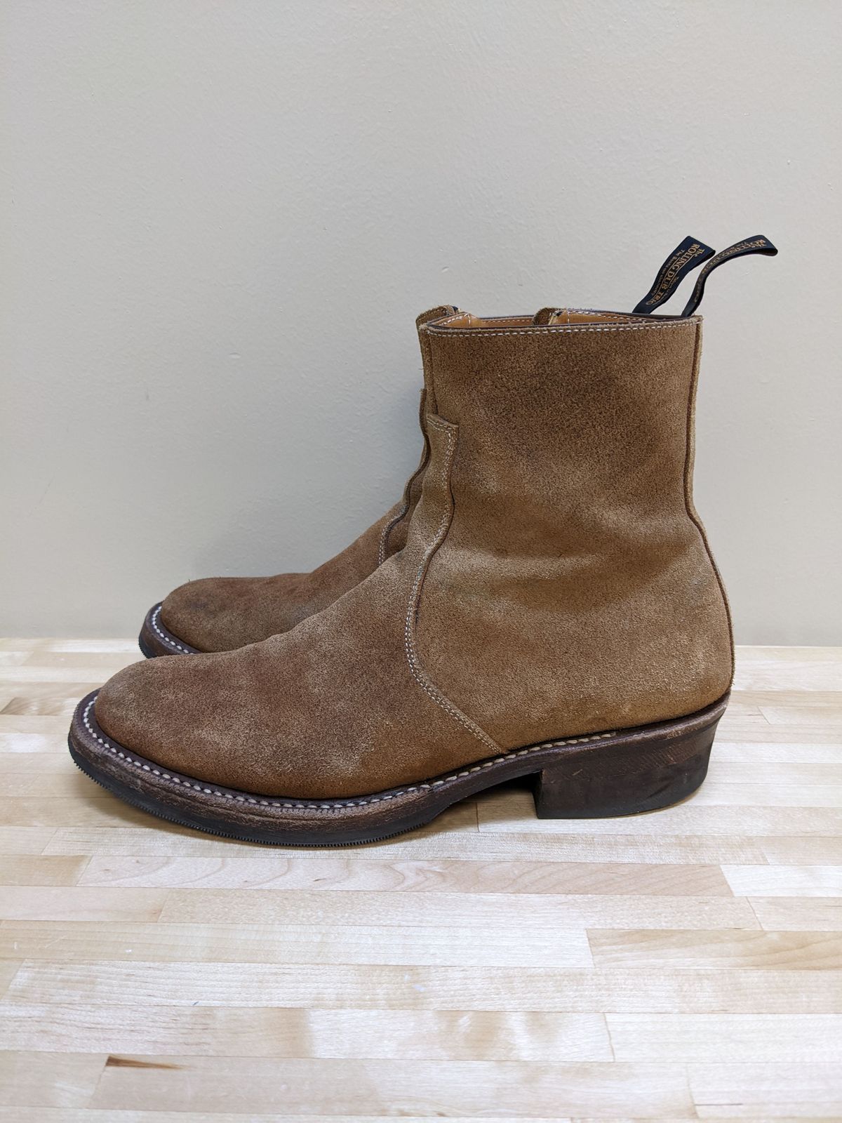Photo by patinathunderdome on January 2, 2022 of the Rolling Dub Trio Gleaners Zip in Horween Natural Chromexcel Roughout.