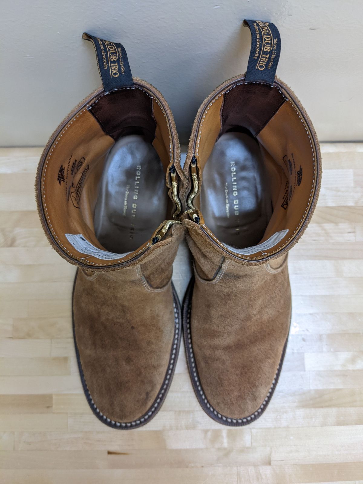 Photo by patinathunderdome on January 2, 2022 of the Rolling Dub Trio Gleaners Zip in Horween Natural Chromexcel Roughout.
