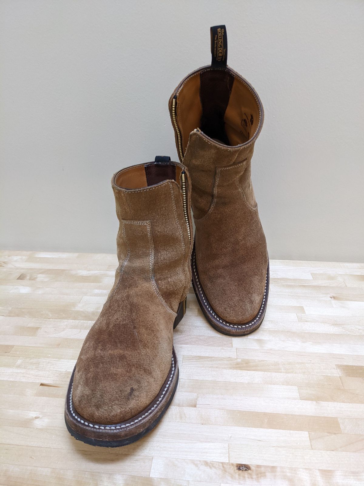 Photo by patinathunderdome on January 2, 2022 of the Rolling Dub Trio Gleaners Zip in Horween Natural Chromexcel Roughout.