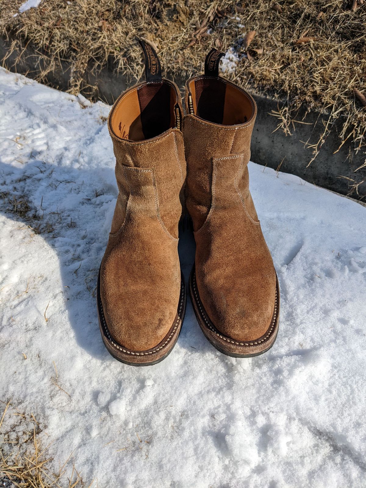 Photo by patinathunderdome on February 3, 2022 of the Rolling Dub Trio Gleaners Zip in Horween Natural Chromexcel Roughout.