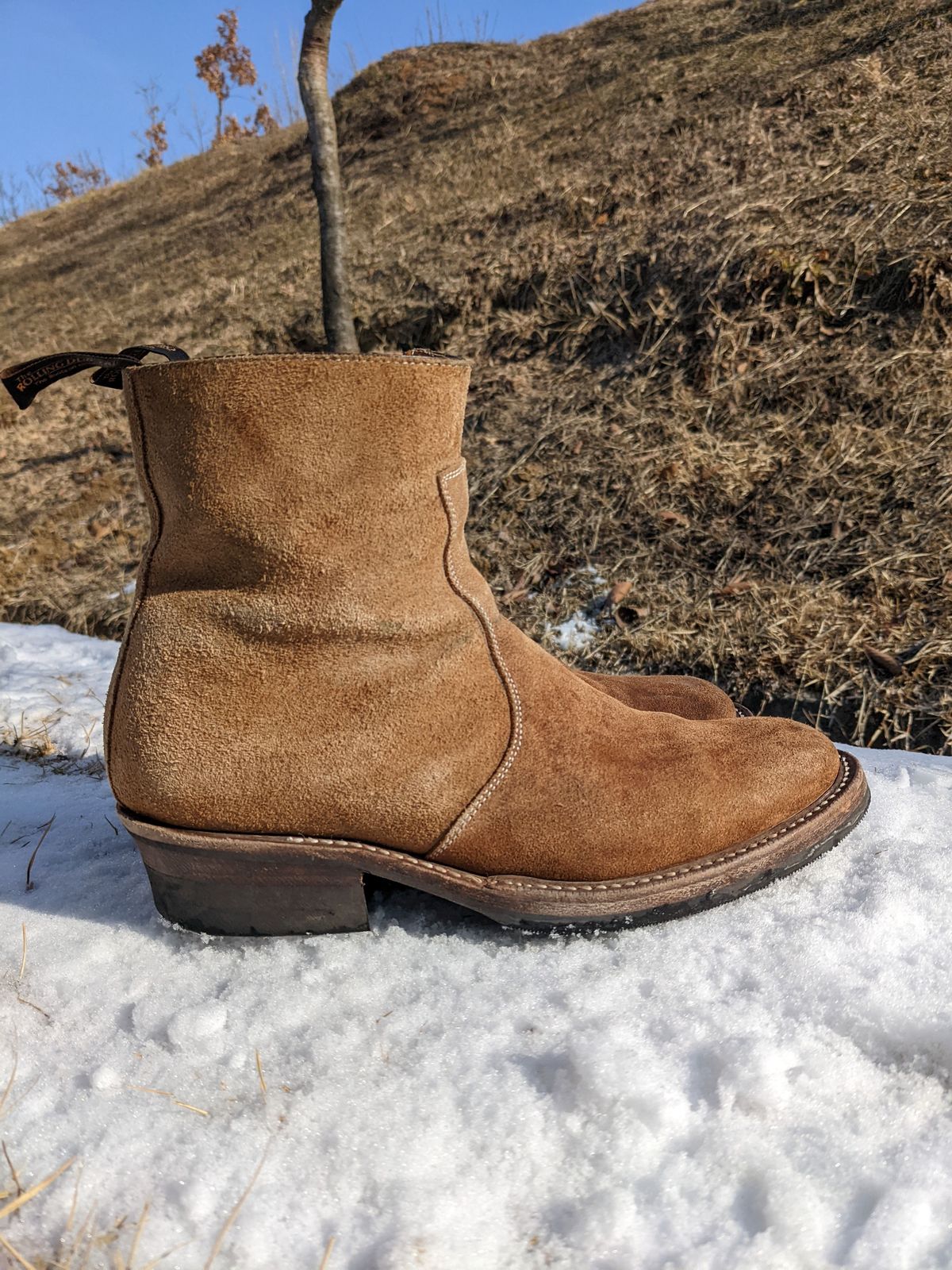 Photo by patinathunderdome on February 3, 2022 of the Rolling Dub Trio Gleaners Zip in Horween Natural Chromexcel Roughout.