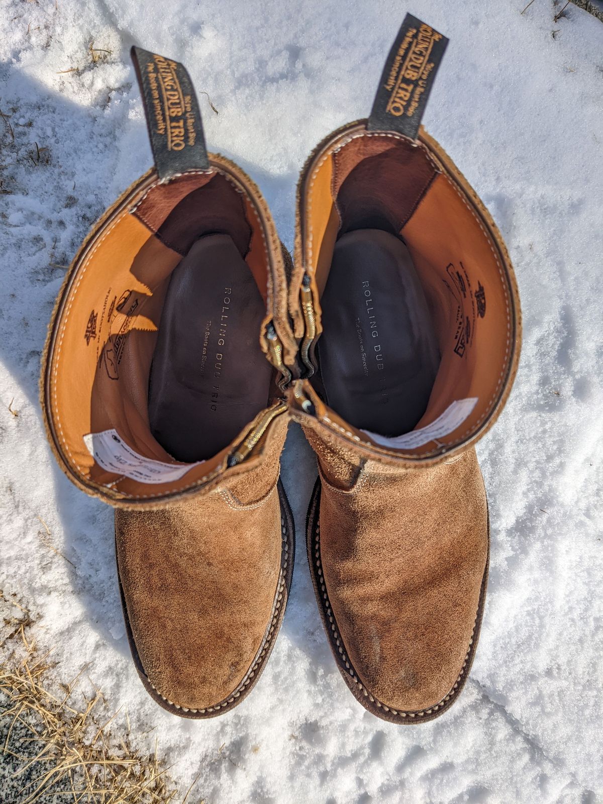 Photo by patinathunderdome on February 3, 2022 of the Rolling Dub Trio Gleaners Zip in Horween Natural Chromexcel Roughout.