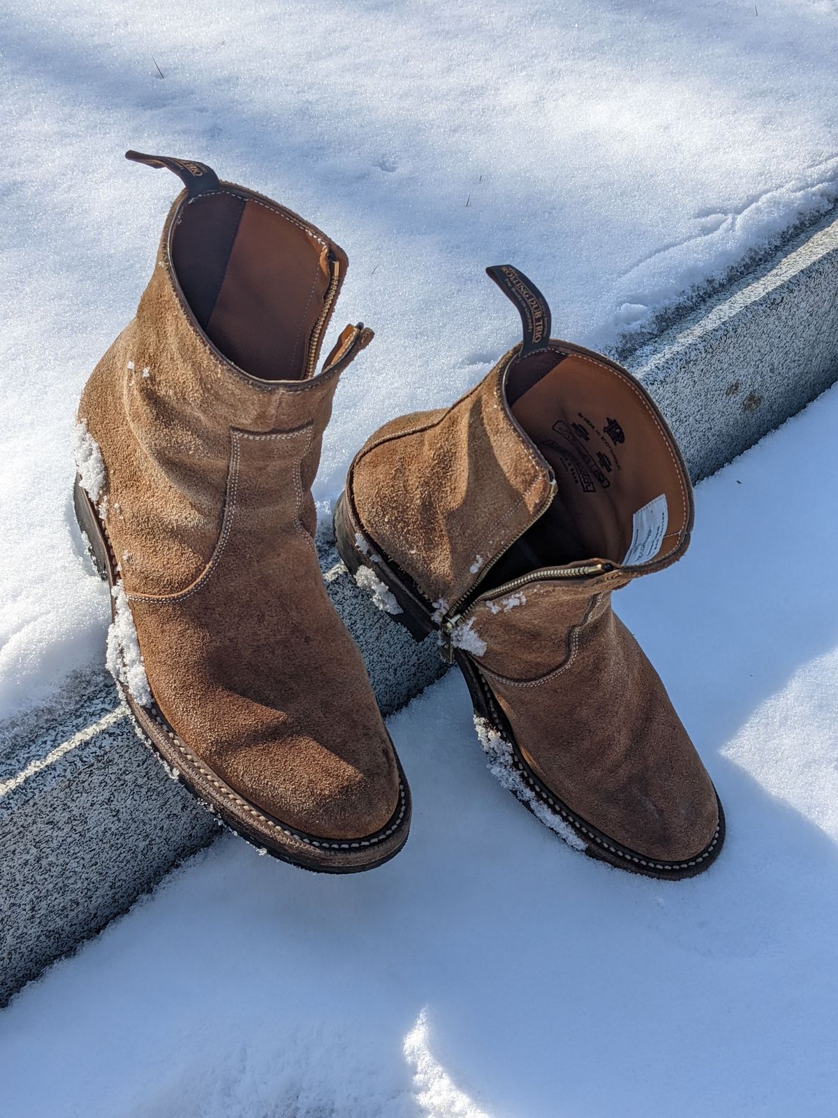 Photo by patinathunderdome on February 3, 2022 of the Rolling Dub Trio Gleaners Zip in Horween Natural Chromexcel Roughout.