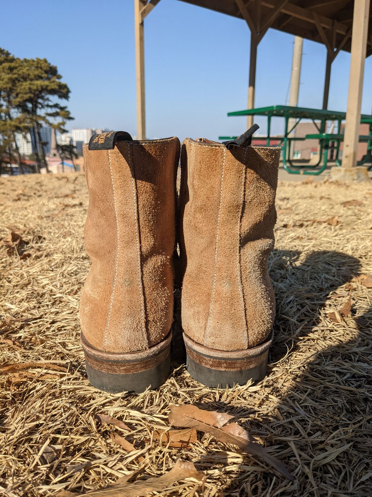 Photo by patinathunderdome on March 2, 2022 of the Rolling Dub Trio Gleaners Zip in Horween Natural Chromexcel Roughout.