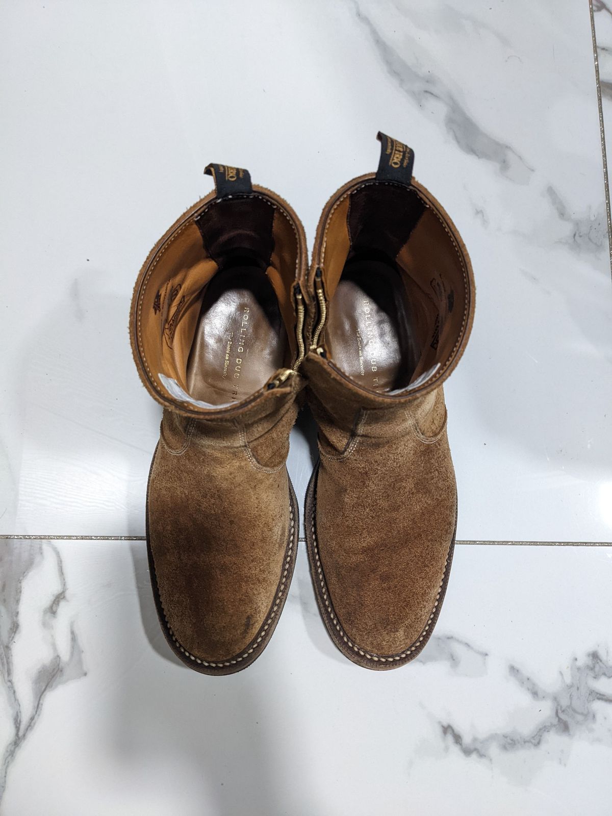 Photo by patinathunderdome on April 2, 2022 of the Rolling Dub Trio Gleaners Zip in Horween Natural Chromexcel Roughout.