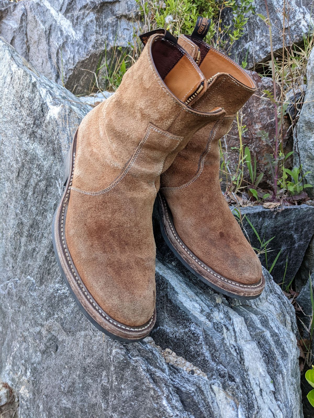 Photo by patinathunderdome on May 4, 2022 of the Rolling Dub Trio Gleaners Zip in Horween Natural Chromexcel Roughout.