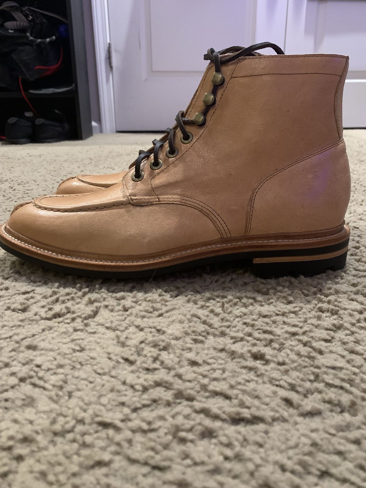 Photo by patinathunderdome on November 4, 2021 of the Grant Stone Ottawa Boot in Incas Natural Kangaroo.