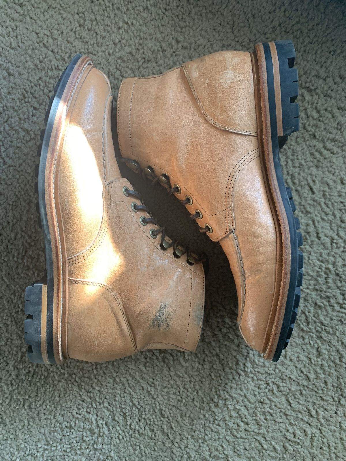 Photo by patinathunderdome on January 2, 2022 of the Grant Stone Ottawa Boot in Incas Natural Kangaroo.