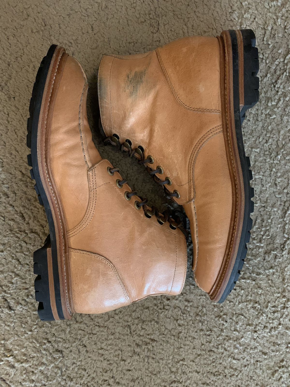 Photo by patinathunderdome on February 2, 2022 of the Grant Stone Ottawa Boot in Incas Natural Kangaroo.