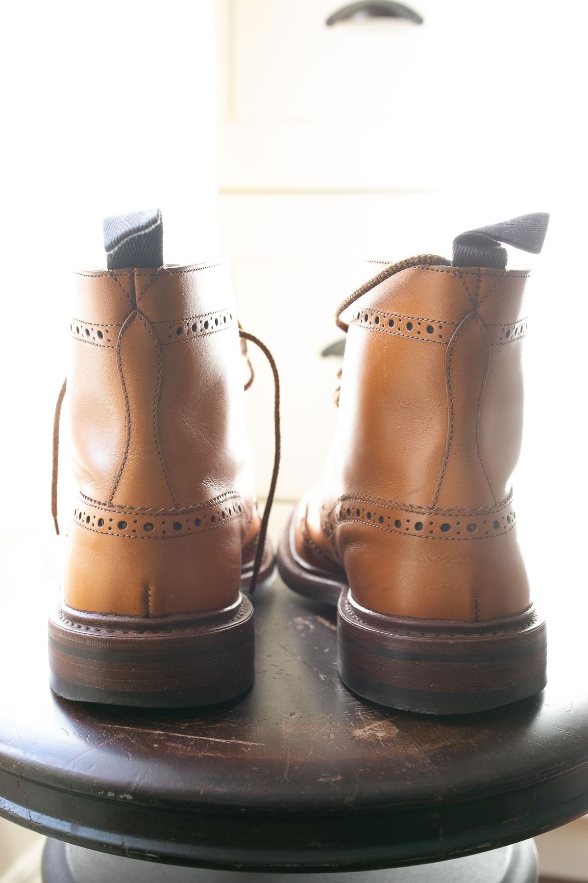 Photo by patinathunderdome on November 1, 2021 of the Tricker's Stow Country Boot in Acorn Antique.