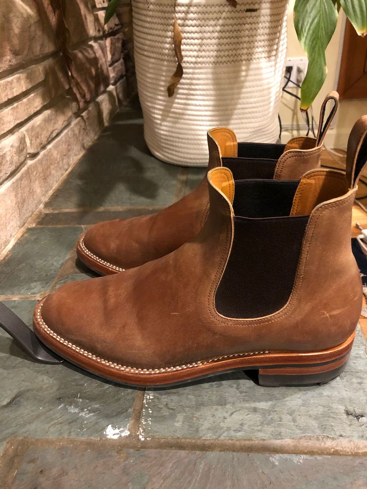 Photo by patinathunderdome on November 4, 2021 of the Benzein The Seventh Chelsea Boot in Maryam Toscanello Horsebutt.