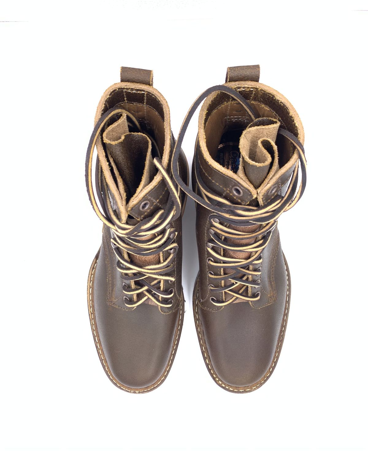 Photo by patinathunderdome on November 2, 2021 of the White's Bounty Hunter in Horween Cinnamon Waxed Flesh.