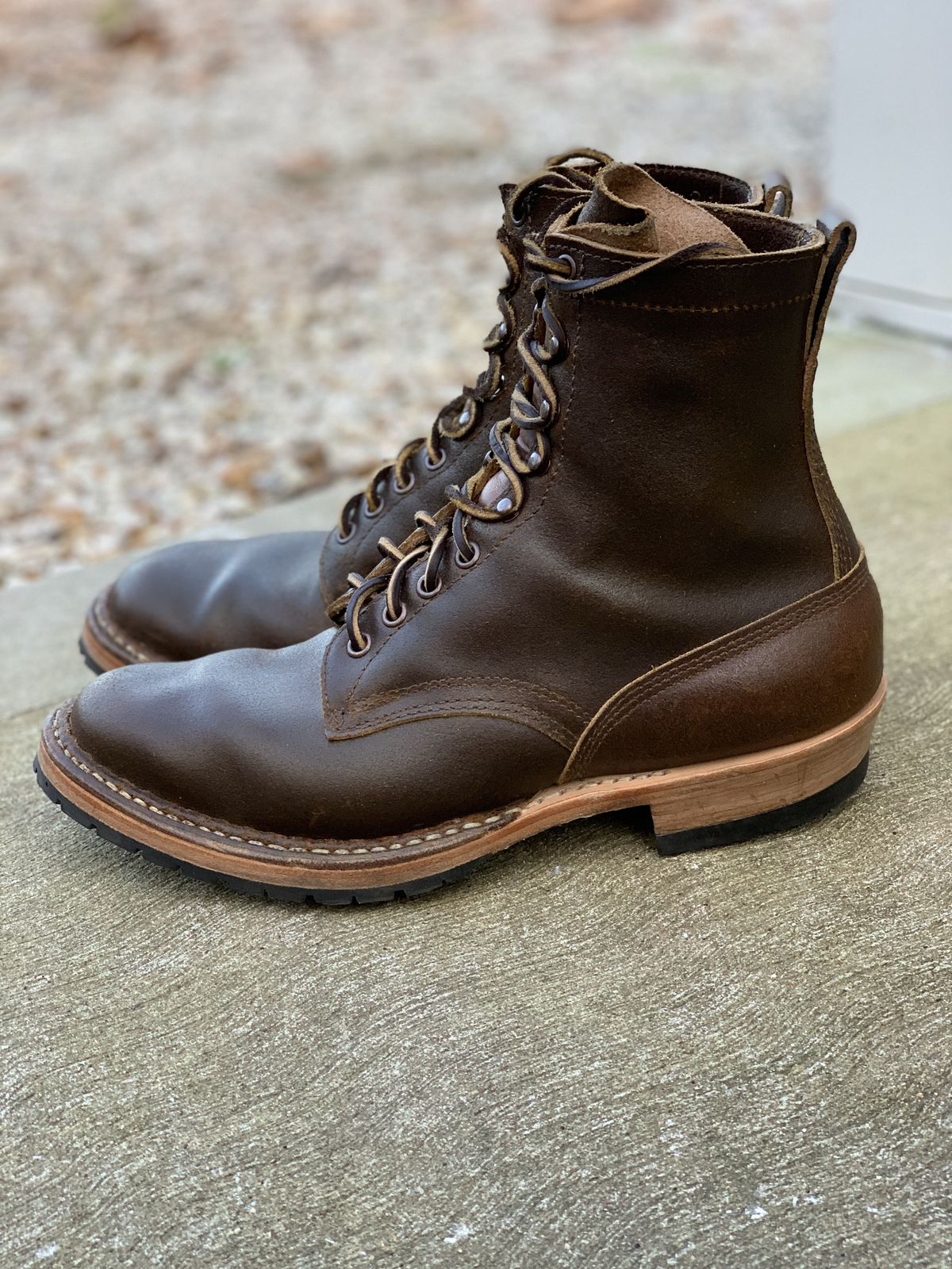 Photo by patinathunderdome on December 5, 2021 of the White's Bounty Hunter in Horween Cinnamon Waxed Flesh.