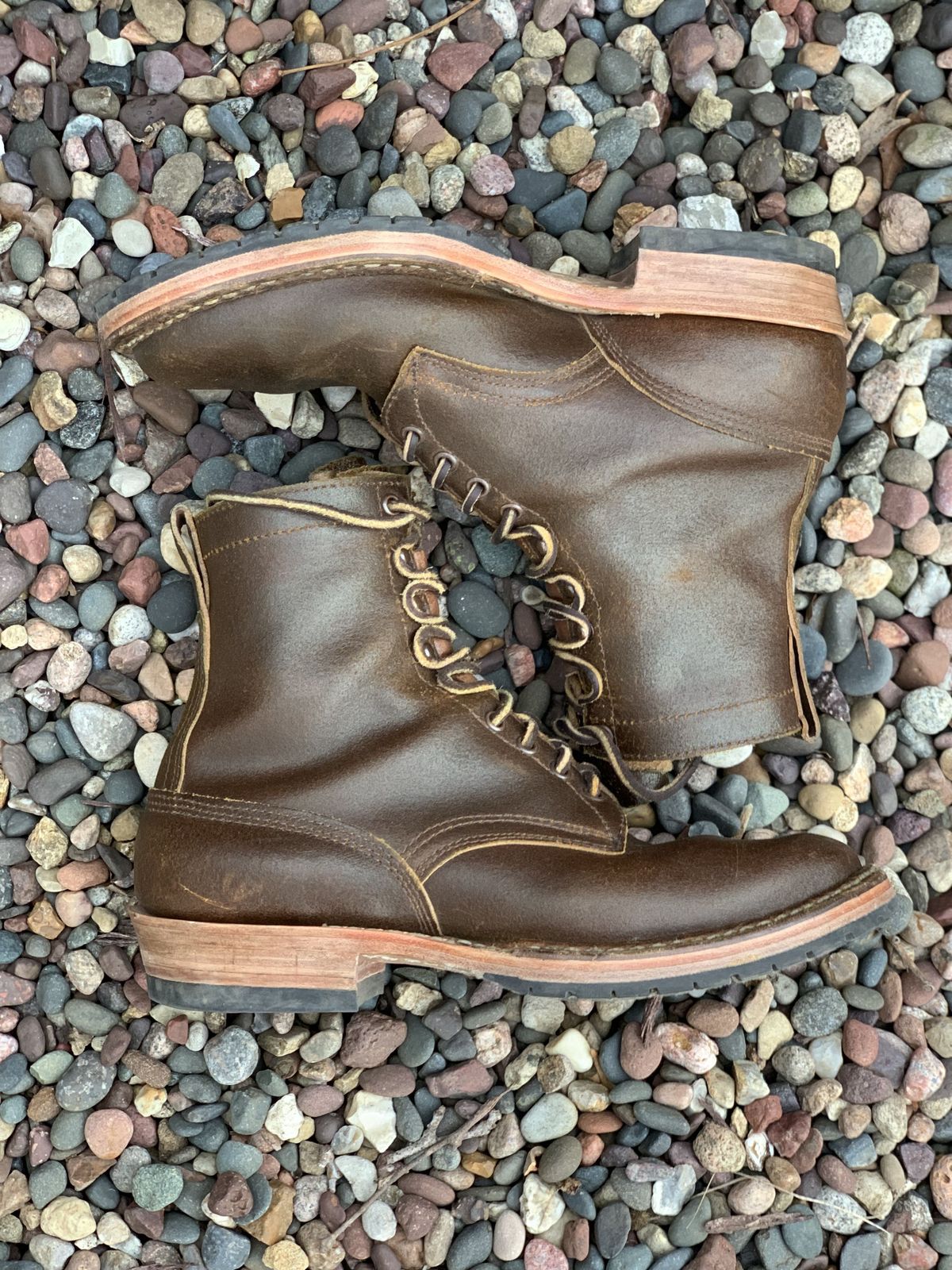 Photo by patinathunderdome on January 5, 2022 of the White's Bounty Hunter in Horween Cinnamon Waxed Flesh.