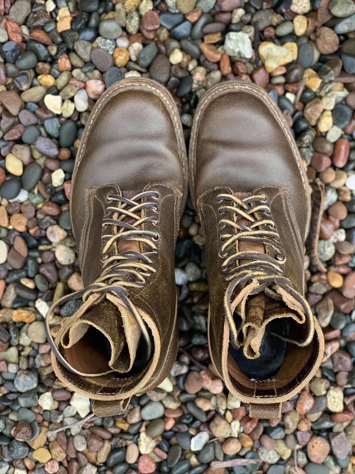 Photo by patinathunderdome on January 5, 2022 of the White's Bounty Hunter in Horween Cinnamon Waxed Flesh.