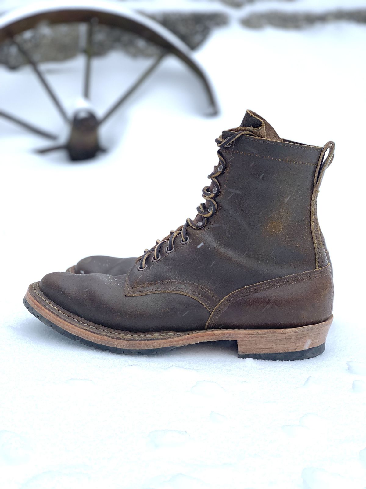 Photo by patinathunderdome on February 5, 2022 of the White's Bounty Hunter in Horween Cinnamon Waxed Flesh.