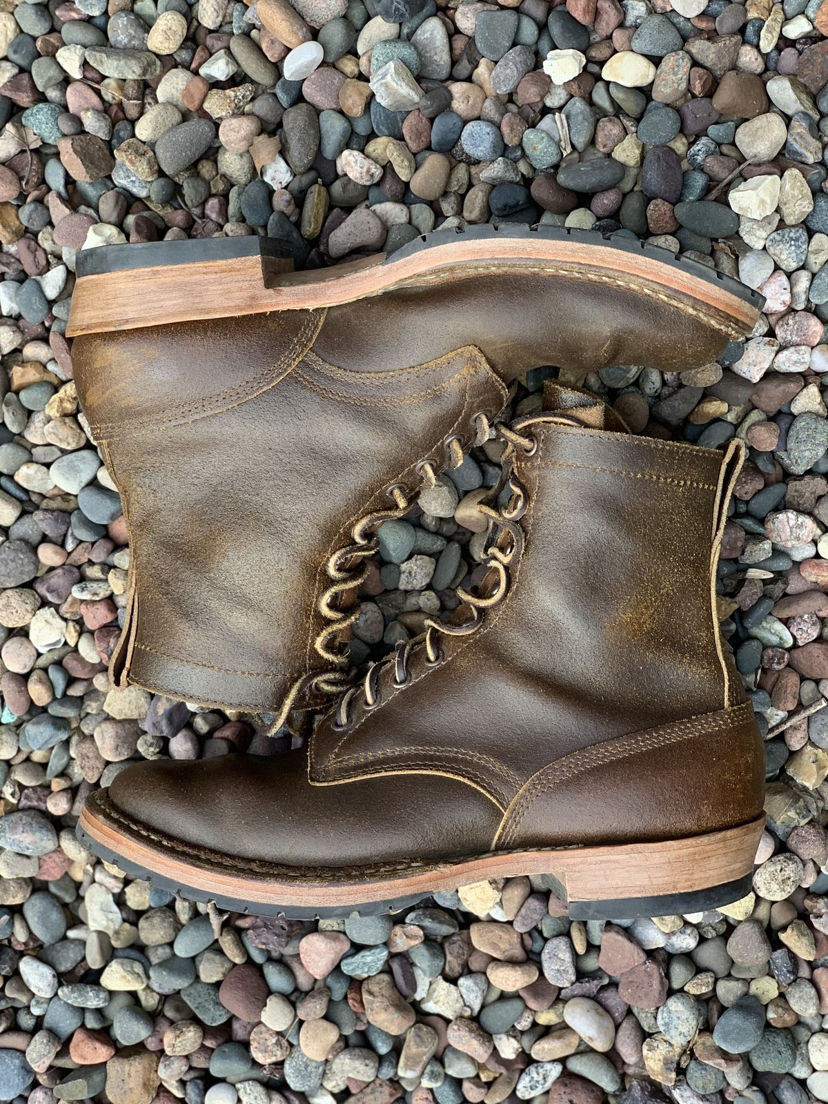 Photo by patinathunderdome on April 3, 2022 of the White's Bounty Hunter in Horween Cinnamon Waxed Flesh.