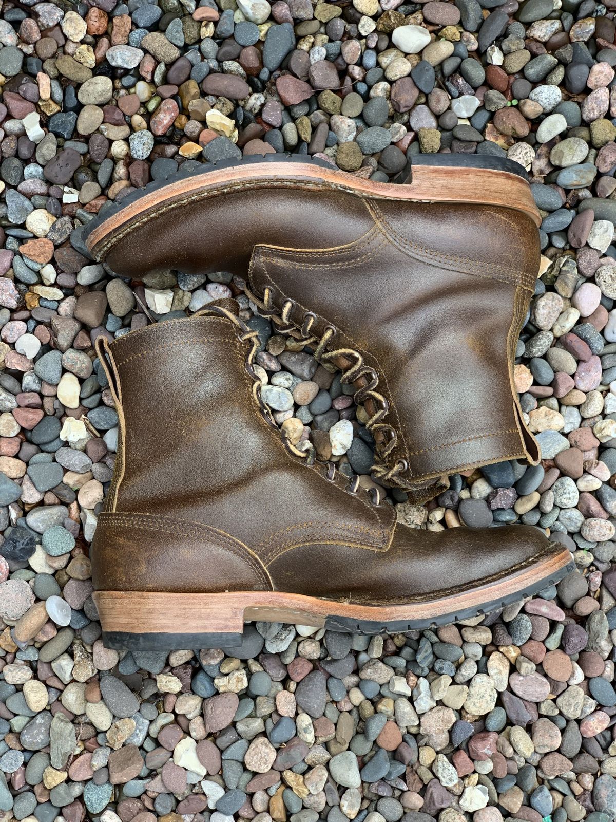 Photo by patinathunderdome on May 4, 2022 of the White's Bounty Hunter in Horween Cinnamon Waxed Flesh.