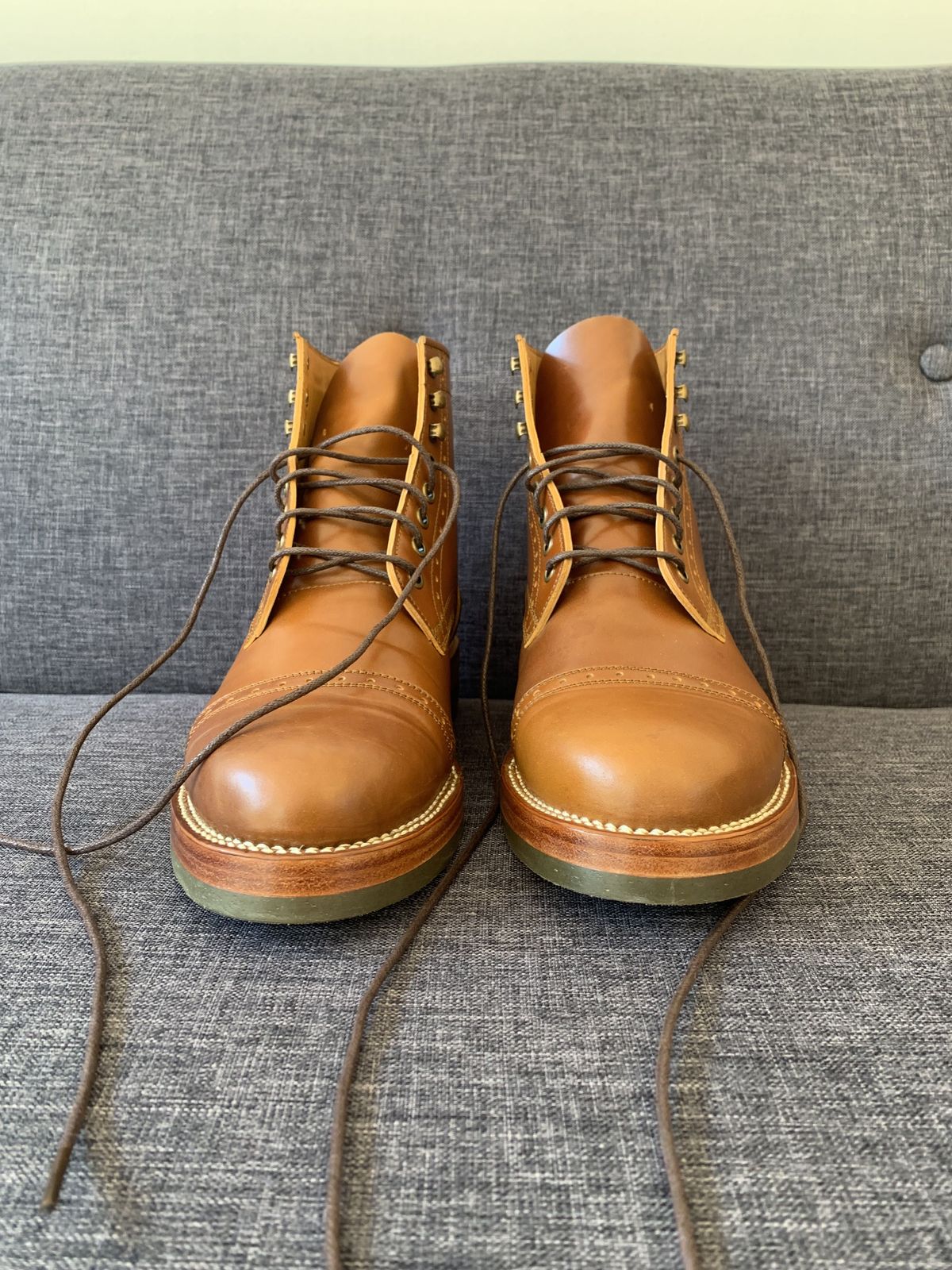 Photo by patinathunderdome on October 1, 2021 of the Benzein Kanon Brogue Cap Toe Boot in Shinki Whisky Shell Cordovan.
