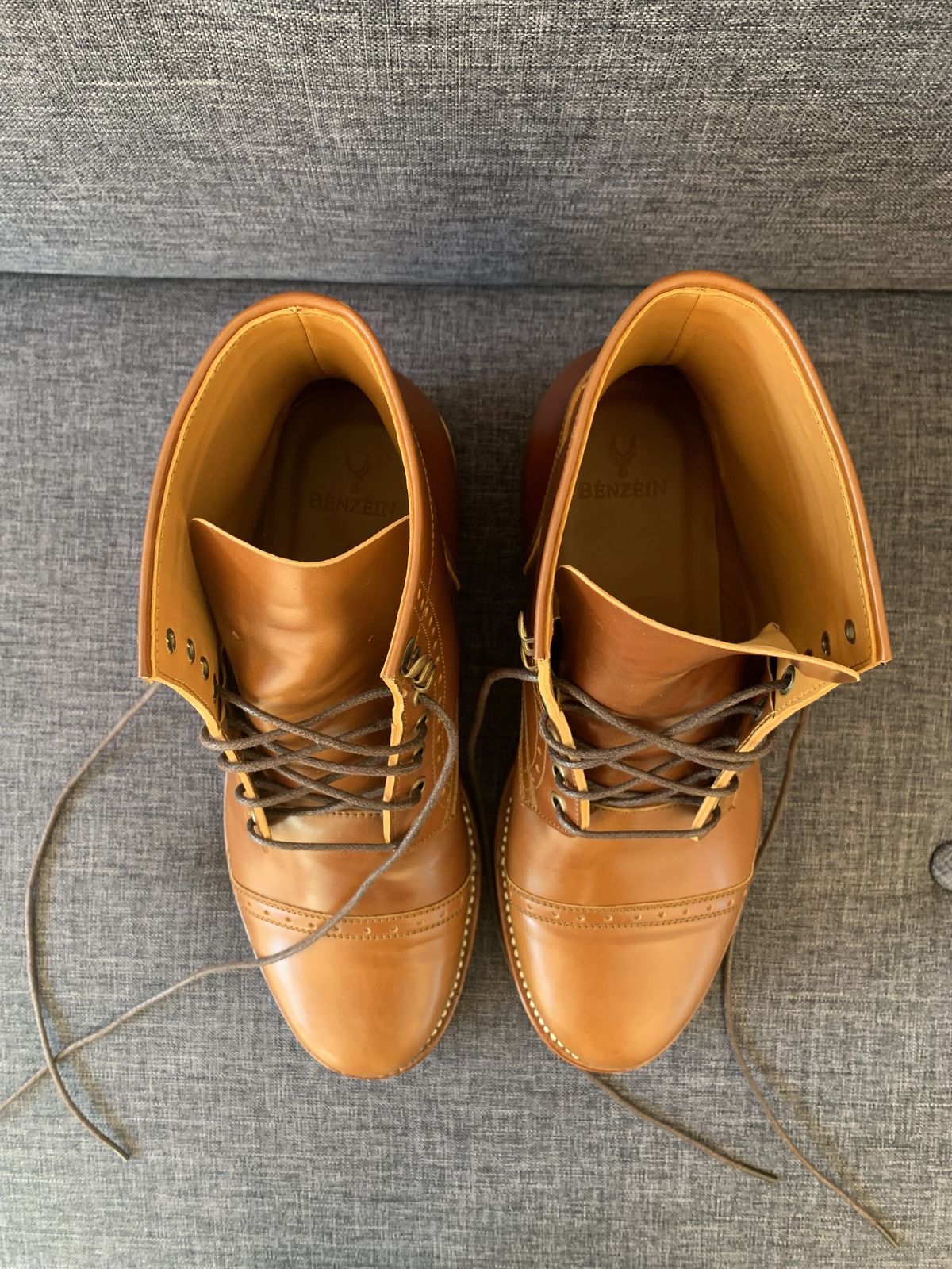 Photo by patinathunderdome on October 1, 2021 of the Benzein Kanon Brogue Cap Toe Boot in Shinki Whisky Shell Cordovan.
