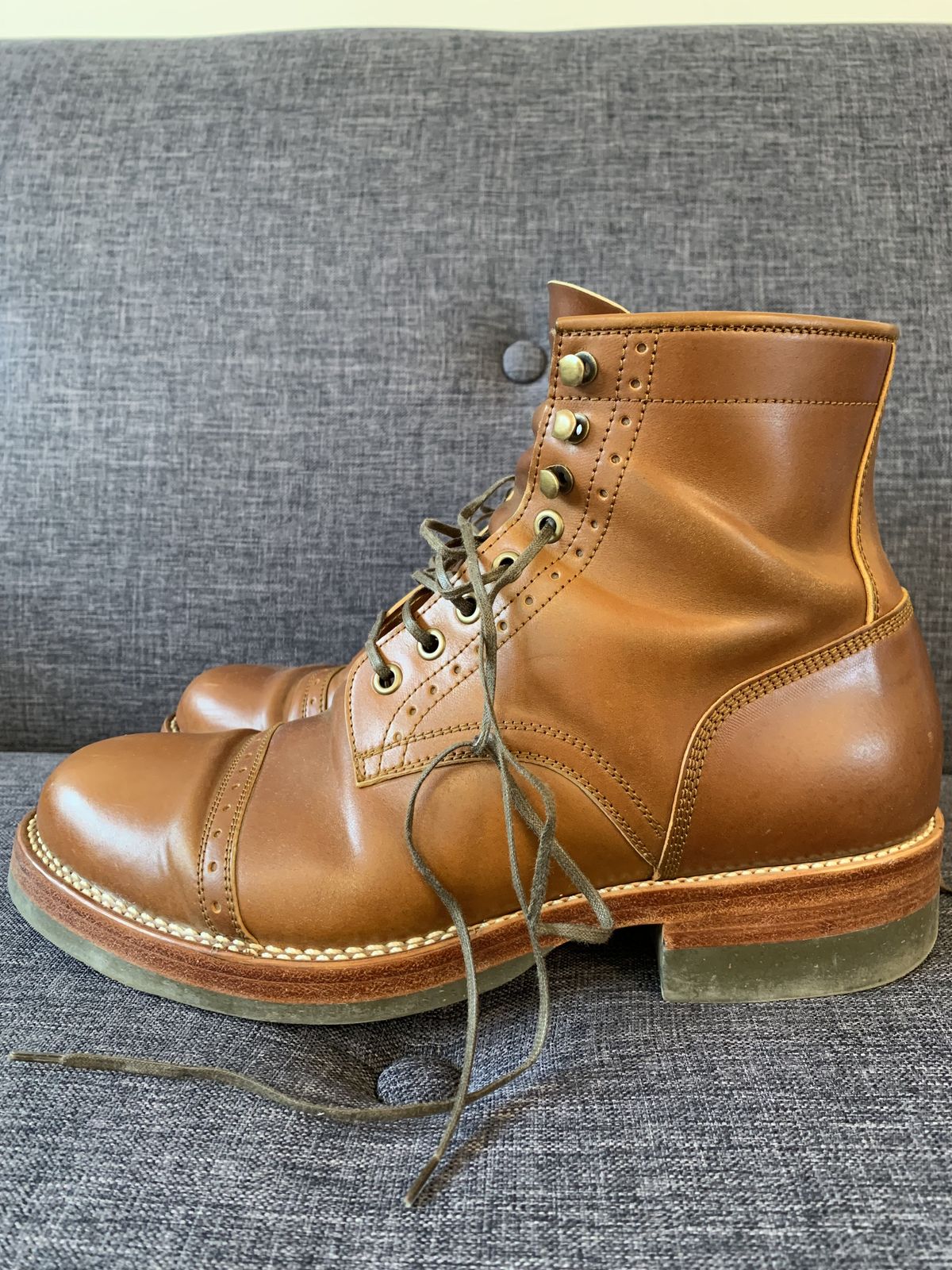 Photo by patinathunderdome on November 5, 2021 of the Benzein Kanon Brogue Cap Toe Boot in Shinki Whisky Shell Cordovan.