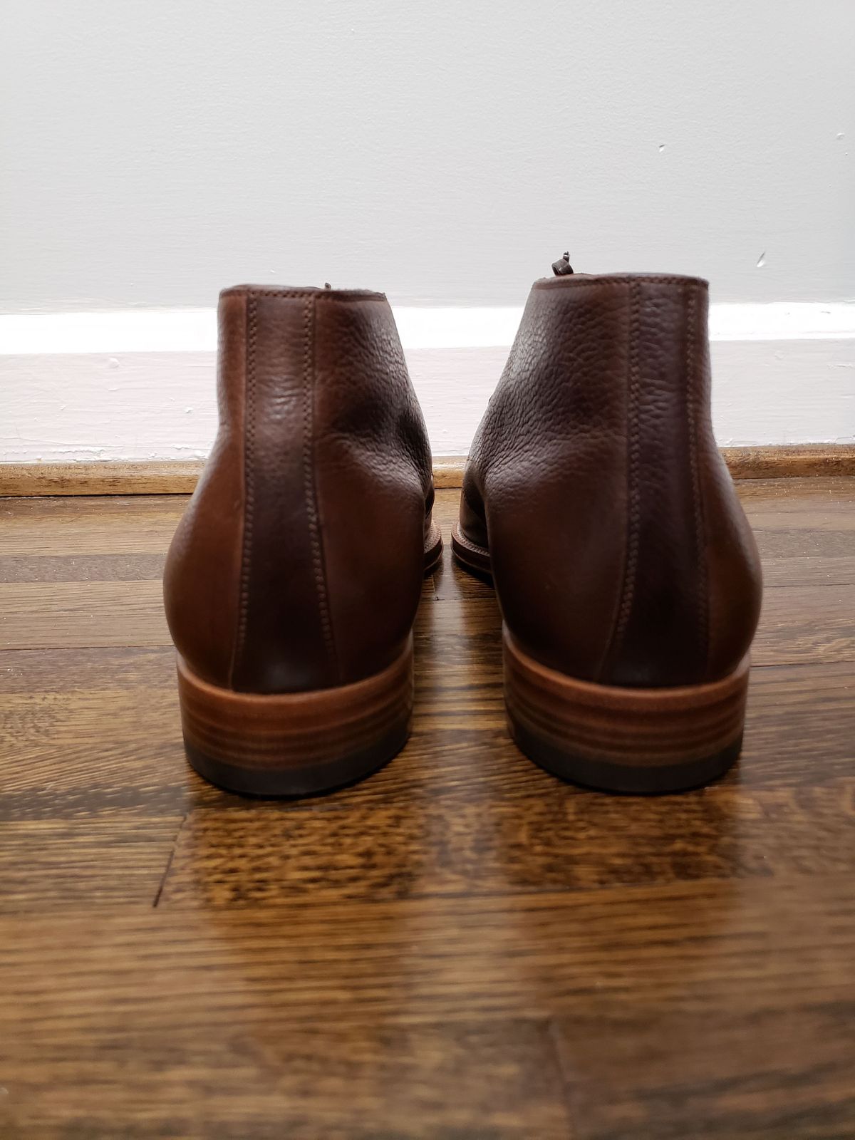 Photo by patinathunderdome on October 2, 2021 of the Enzo Bonafe Chukka Boot in Tarnsjo Garveri Oak Veg-Tanned Grain.