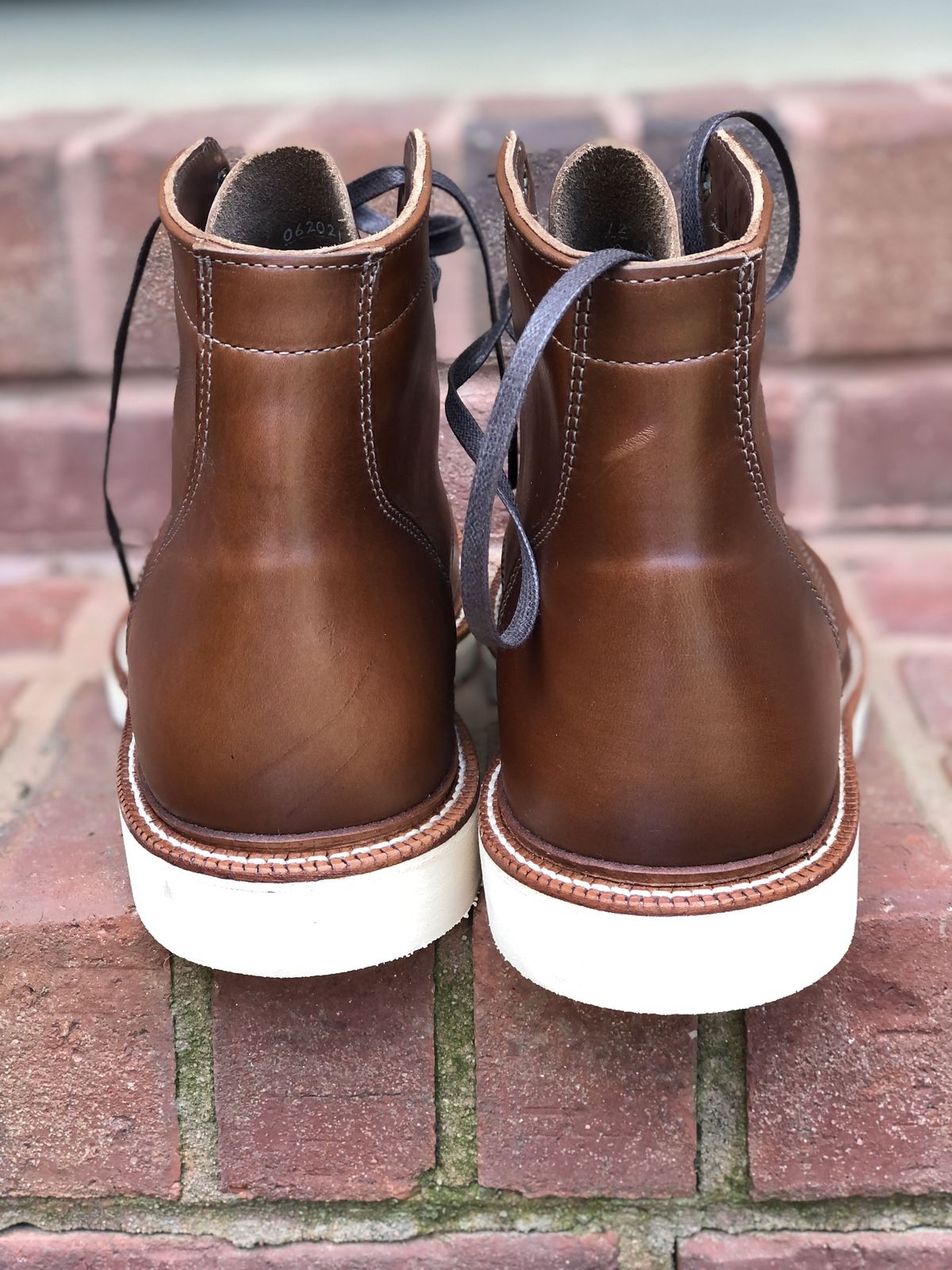 Photo by patinathunderdome on October 1, 2021 of the Parkhurst The Allen in Horween British Tan Chromexcel.