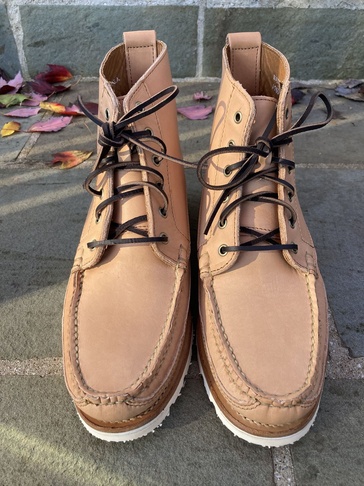 Photo by patinathunderdome on November 1, 2021 of the Rancourt & Co. Harrison Boot Redux in Horween Natural Essex.