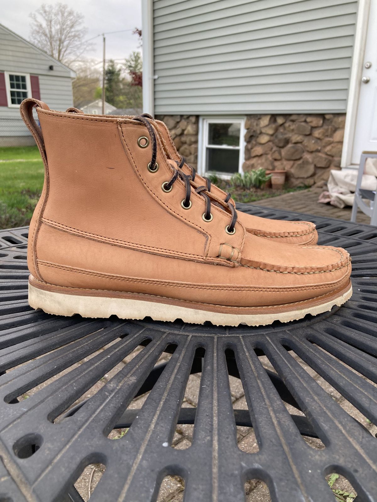 Photo by patinathunderdome on May 1, 2022 of the Rancourt & Co. Harrison Boot Redux in Horween Natural Essex.