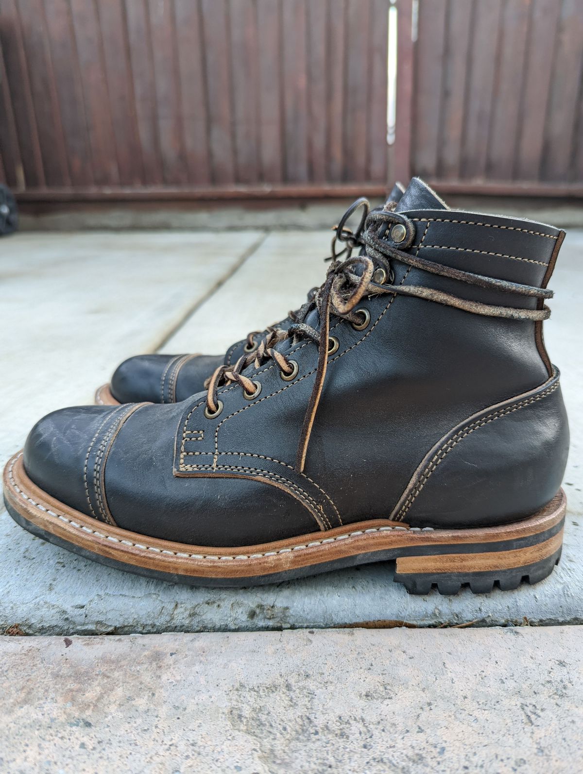 Photo by patinathunderdome on November 3, 2021 of the Truman Service Boot in Maryam Black Teacore Horsebutt.