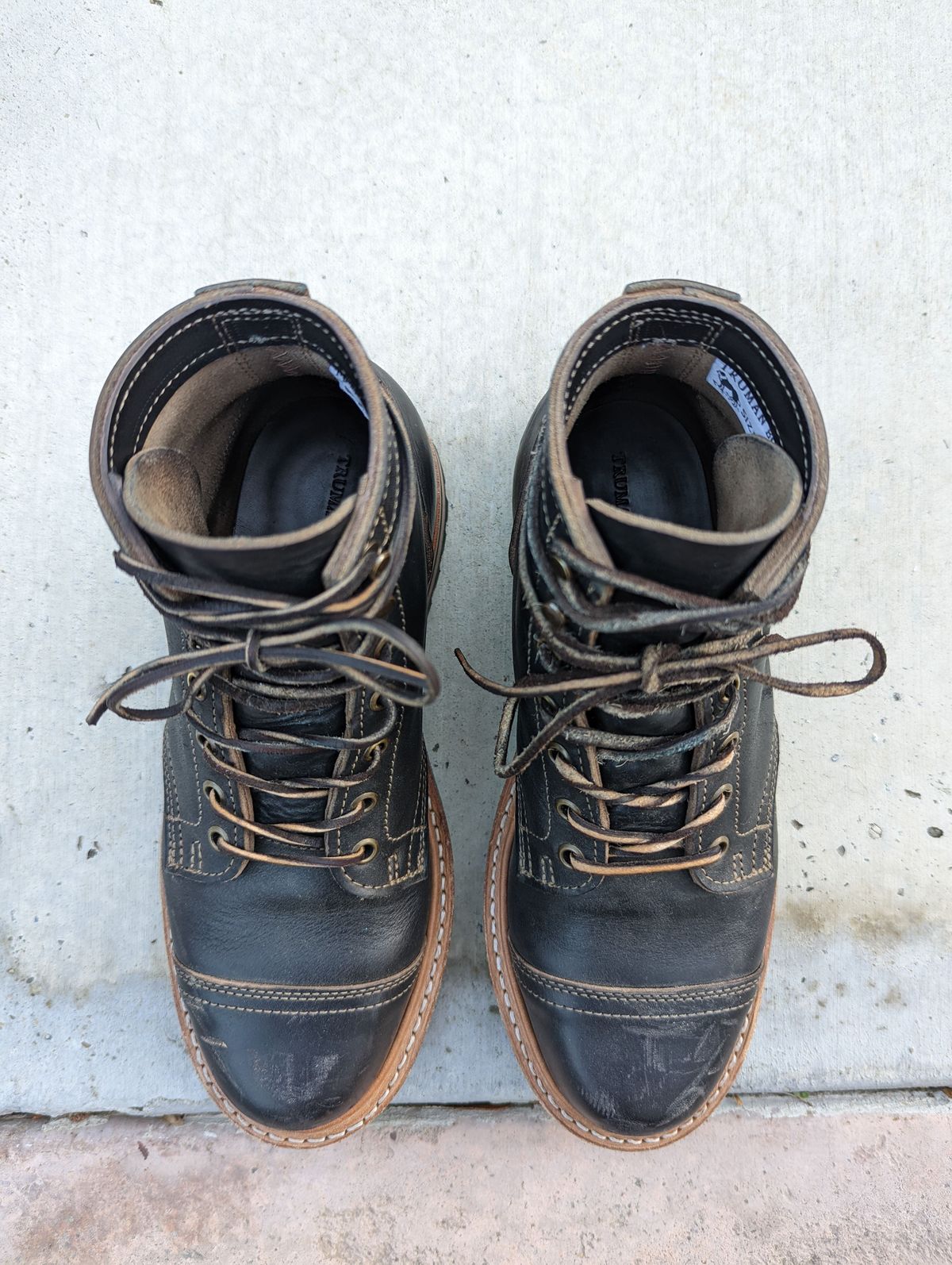 Photo by patinathunderdome on November 3, 2021 of the Truman Service Boot in Maryam Black Teacore Horsebutt.
