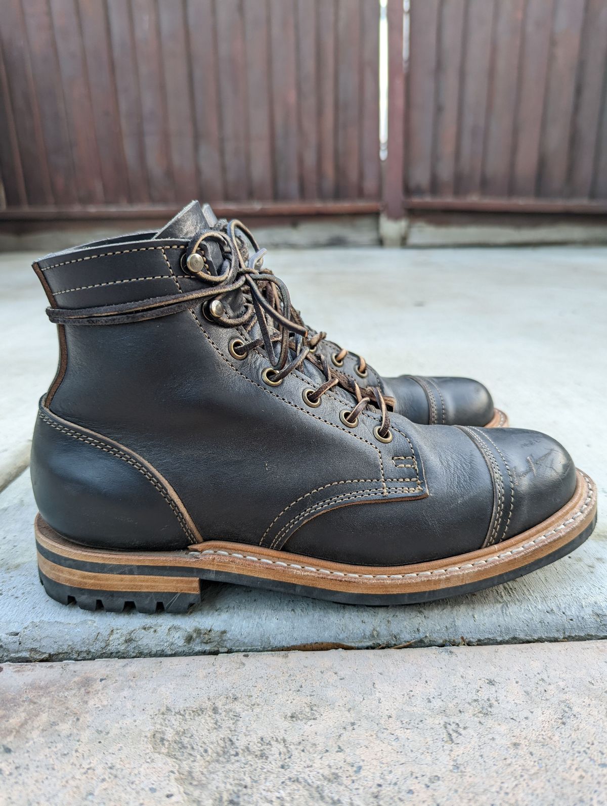 Photo by patinathunderdome on November 3, 2021 of the Truman Service Boot in Maryam Black Teacore Horsebutt.