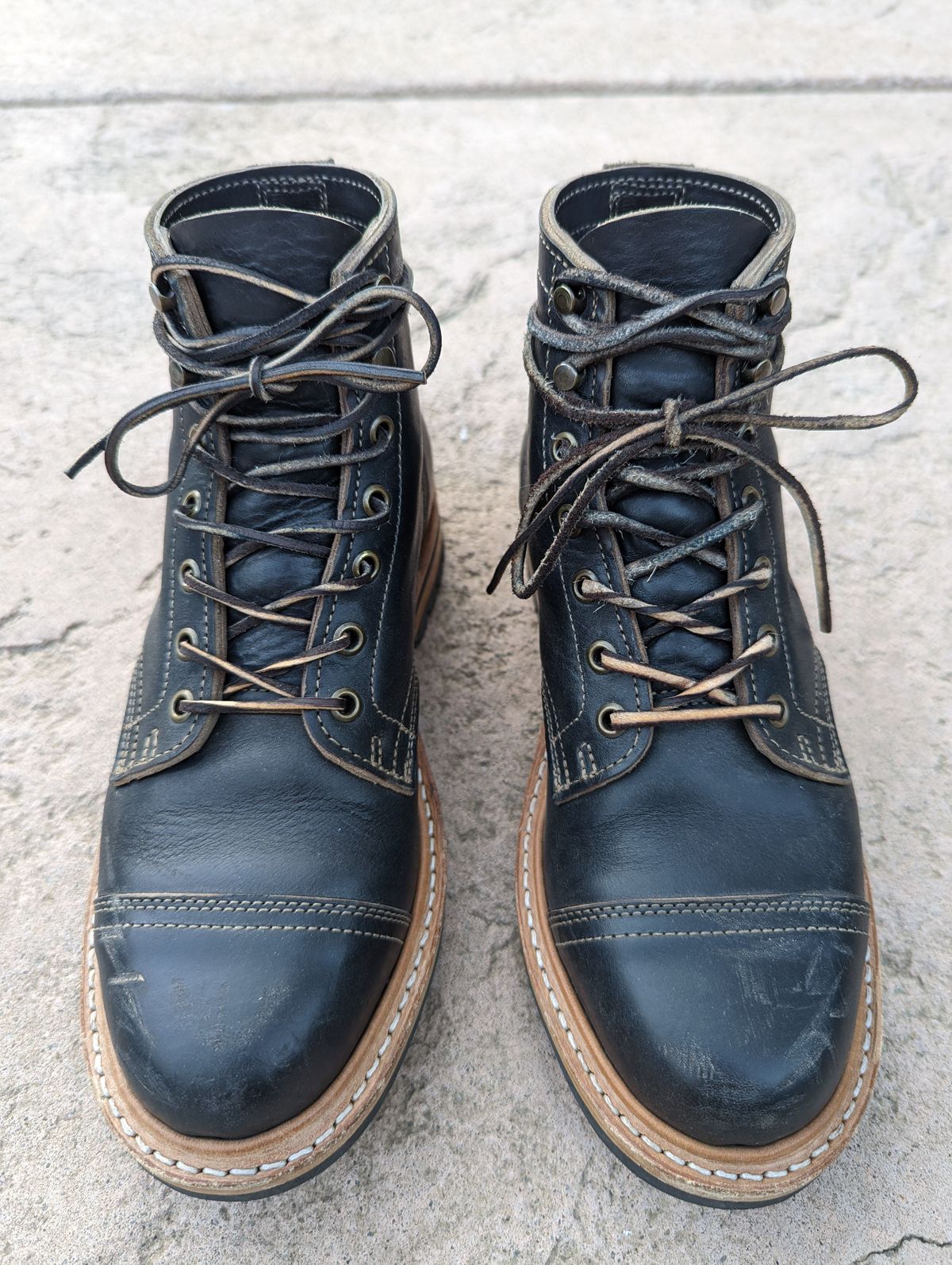 Photo by patinathunderdome on November 3, 2021 of the Truman Service Boot in Maryam Black Teacore Horsebutt.