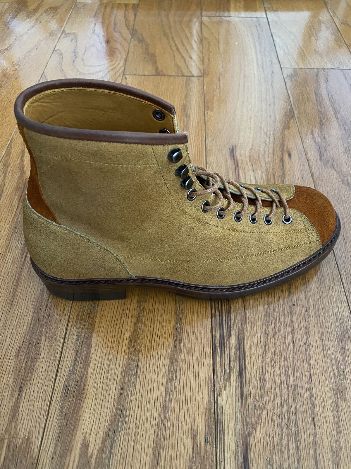 Photo by patinathunderdome on October 1, 2021 of the Junkard IMB 2 in Indonesian Tan Roughout.