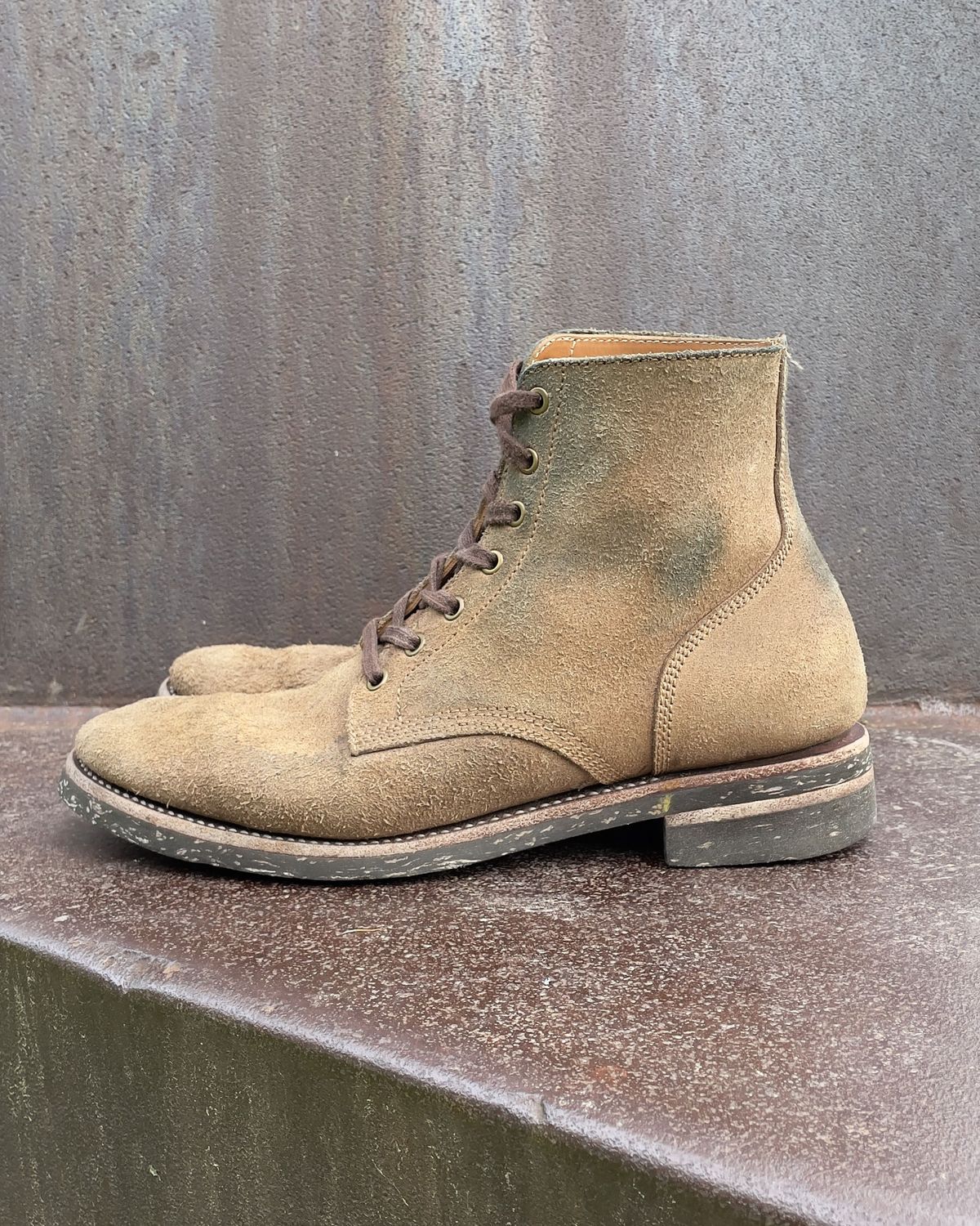 Photo by patinathunderdome on May 5, 2022 of the Midas Service Boot in Horween Natural Chromexcel Roughout.