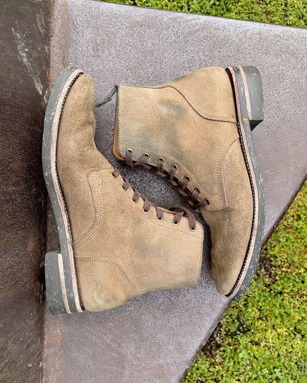 Photo by patinathunderdome on May 5, 2022 of the Midas Service Boot in Horween Natural Chromexcel Roughout.