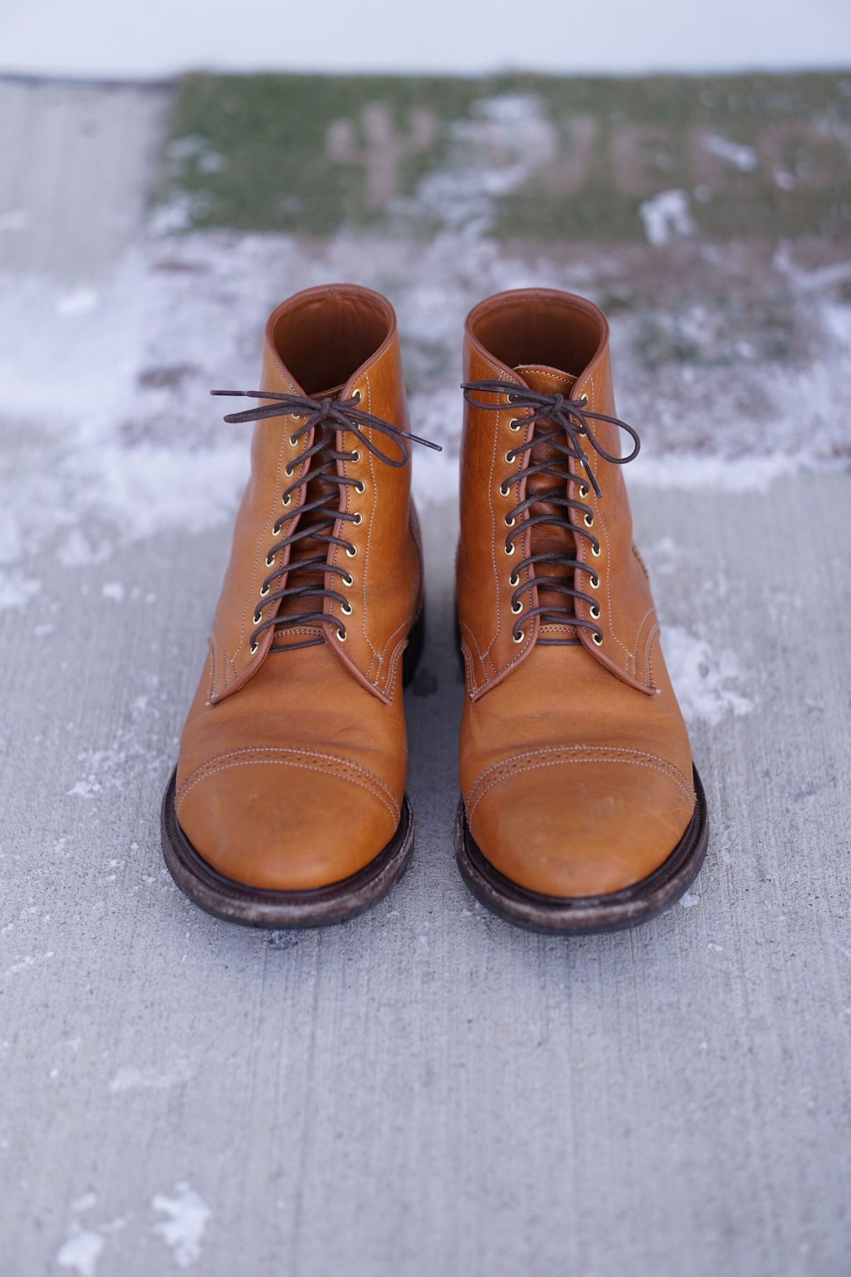 Photo by patinathunderdome on December 5, 2021 of the Viberg Shelby Sharp Brogue Boot in Shinki Tan Latigo Horsehide.