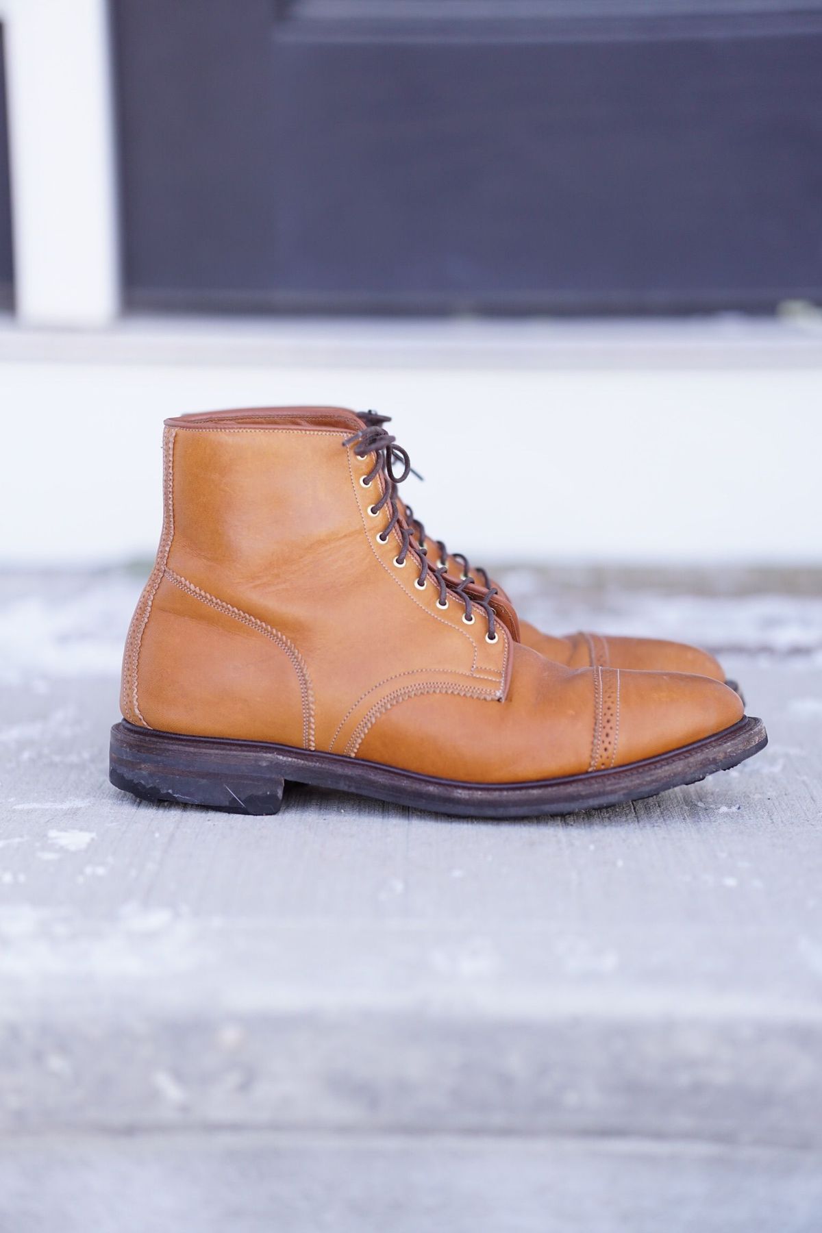 Photo by patinathunderdome on December 5, 2021 of the Viberg Shelby Sharp Brogue Boot in Shinki Tan Latigo Horsehide.