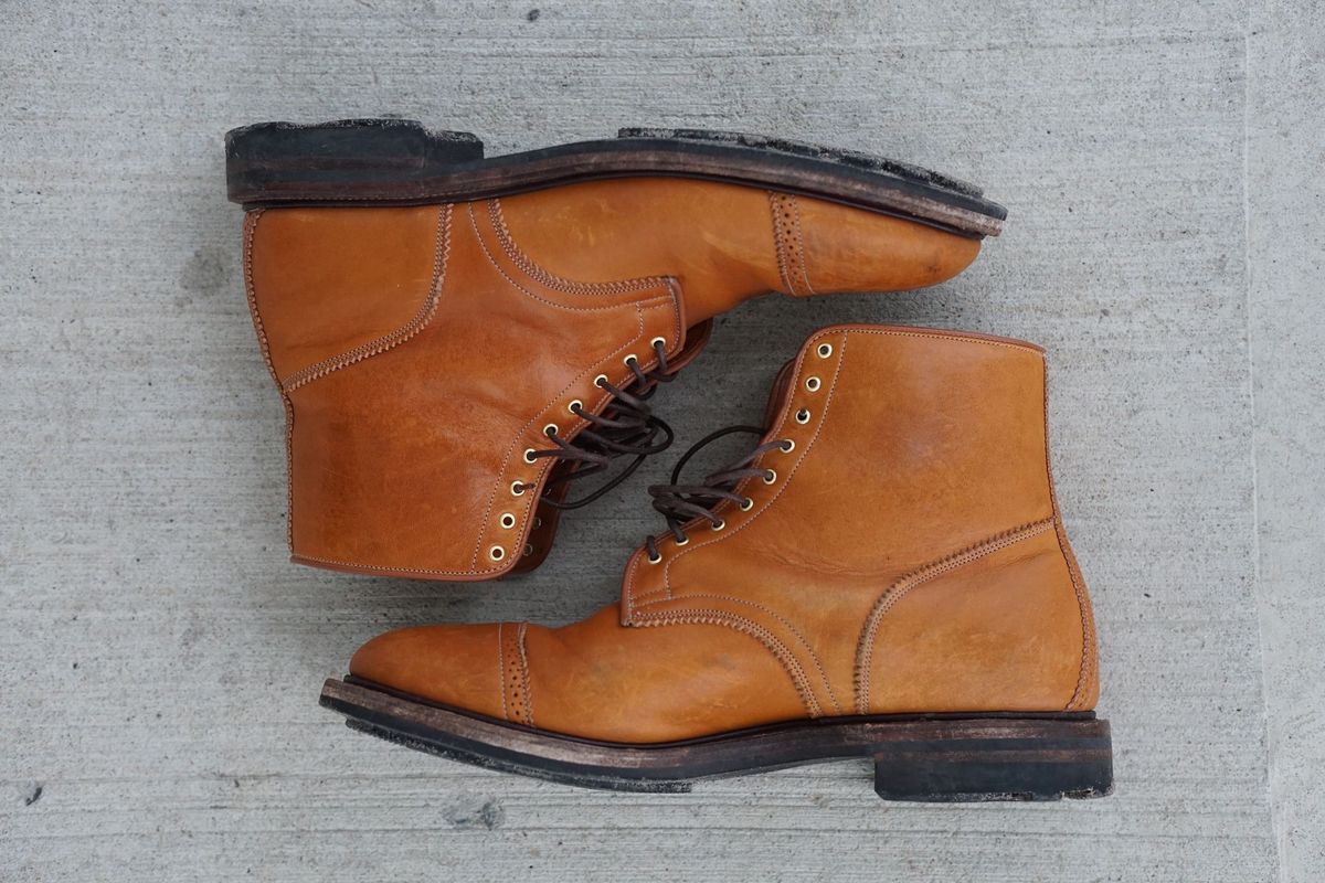 Photo by patinathunderdome on January 5, 2022 of the Viberg Shelby Sharp Brogue Boot in Shinki Tan Latigo Horsehide.