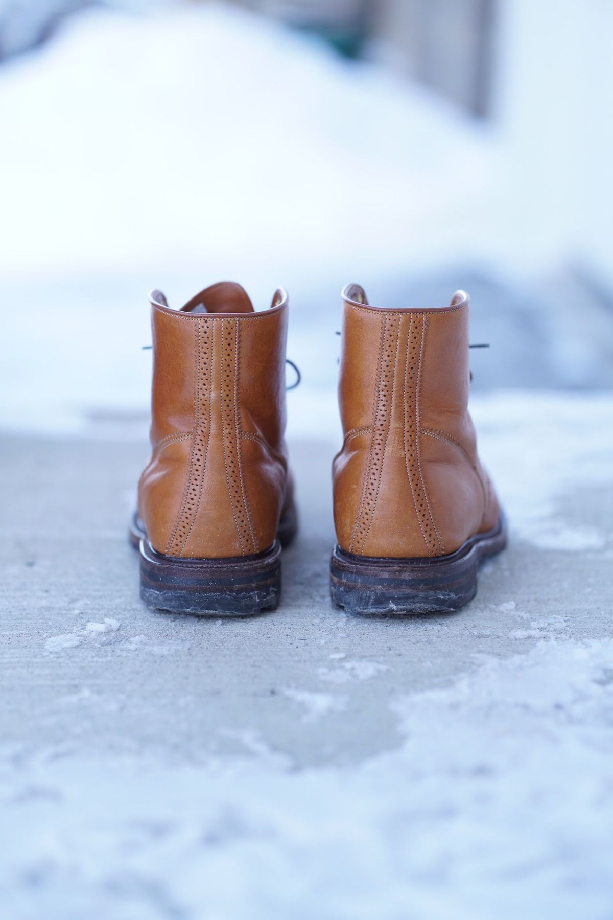 Photo by patinathunderdome on February 5, 2022 of the Viberg Shelby Sharp Brogue Boot in Shinki Tan Latigo Horsehide.