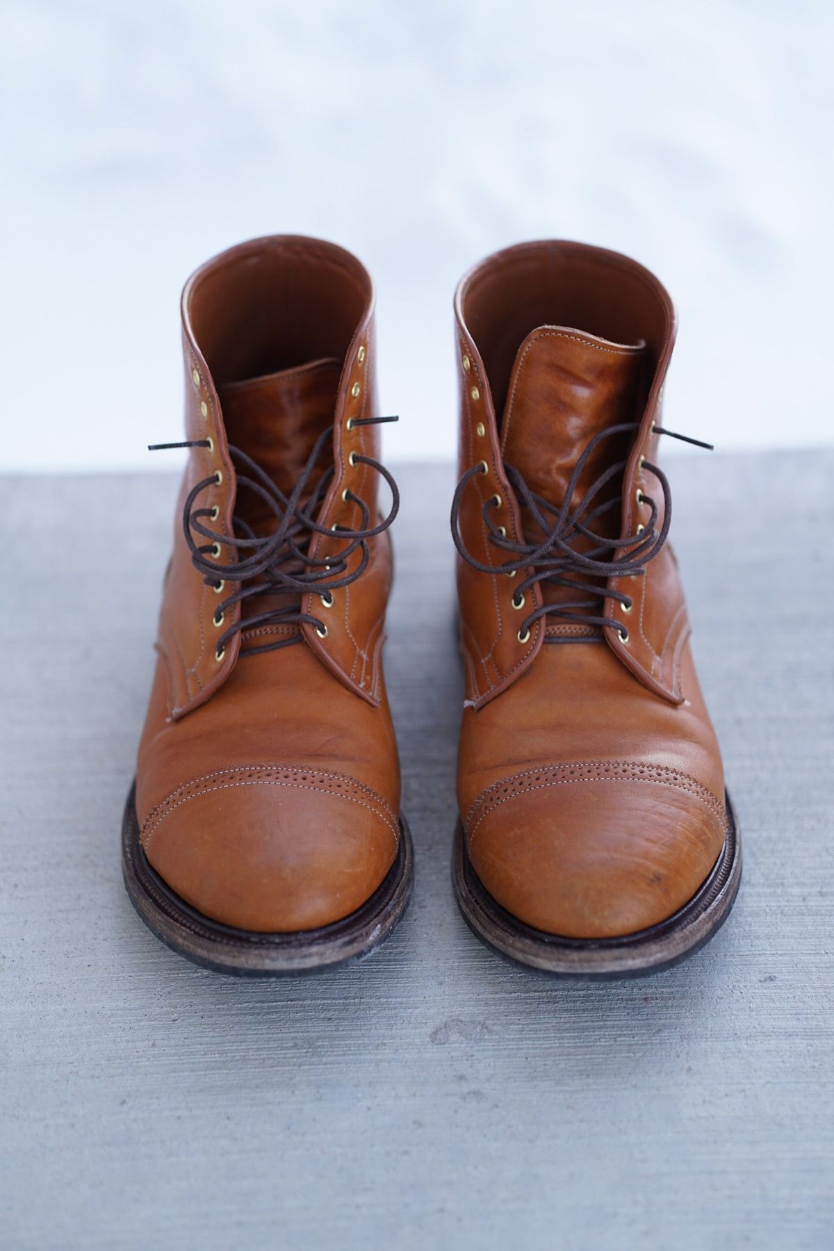 Photo by patinathunderdome on February 5, 2022 of the Viberg Shelby Sharp Brogue Boot in Shinki Tan Latigo Horsehide.