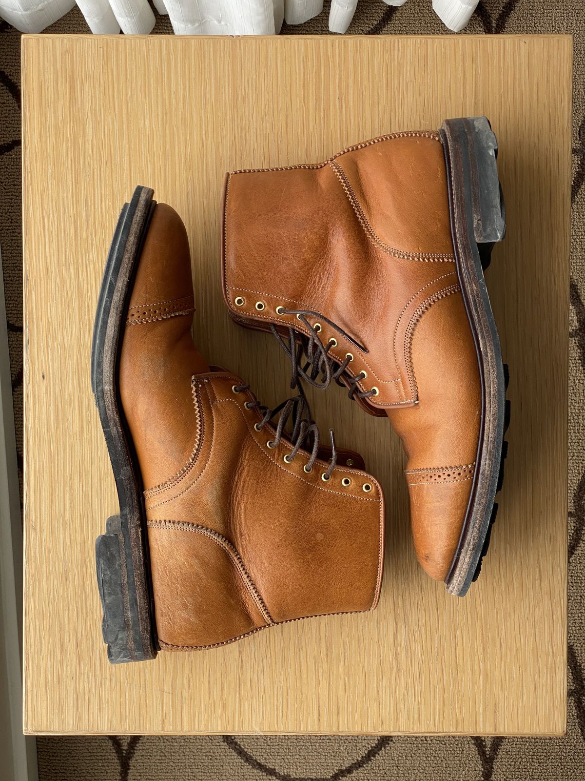 Photo by patinathunderdome on March 5, 2022 of the Viberg Shelby Sharp Brogue Boot in Shinki Tan Latigo Horsehide.